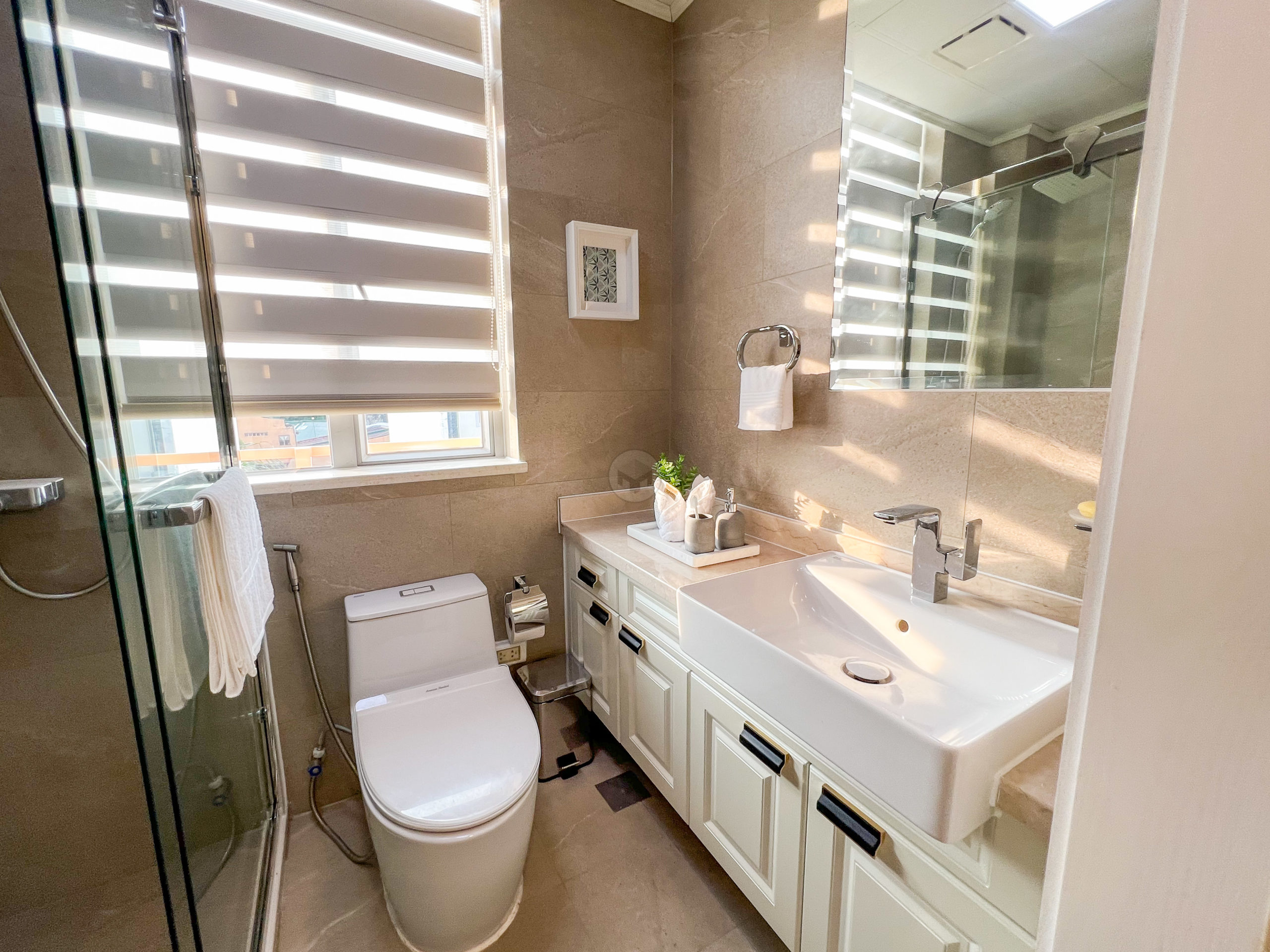 Stocked4BedroomTownhouseforSaleinSanJuan-25.jpg