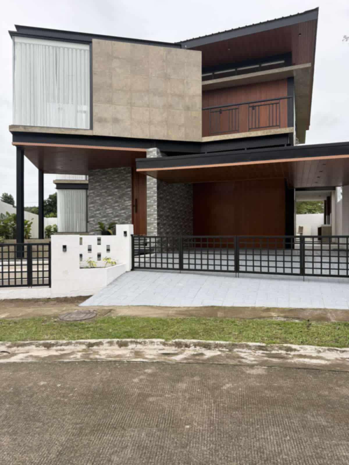Astonishing5BedroomHouseforSaleinTreveiaNuvali-1.jpg