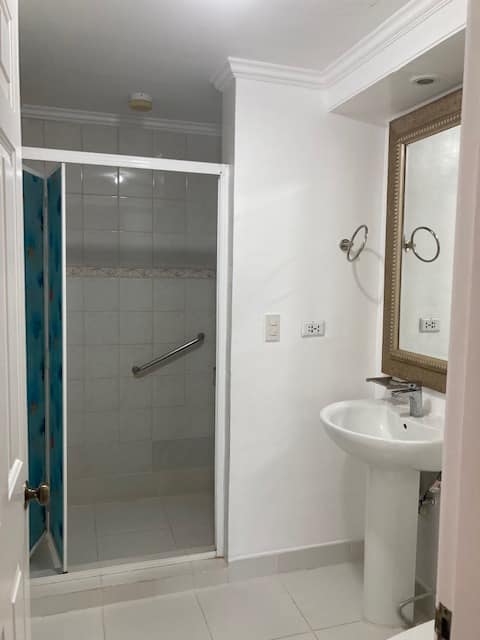 Crisp3-BedroomCondoUnitforSaleinRegencyatSalcedo,MakatiCity-9.jpg