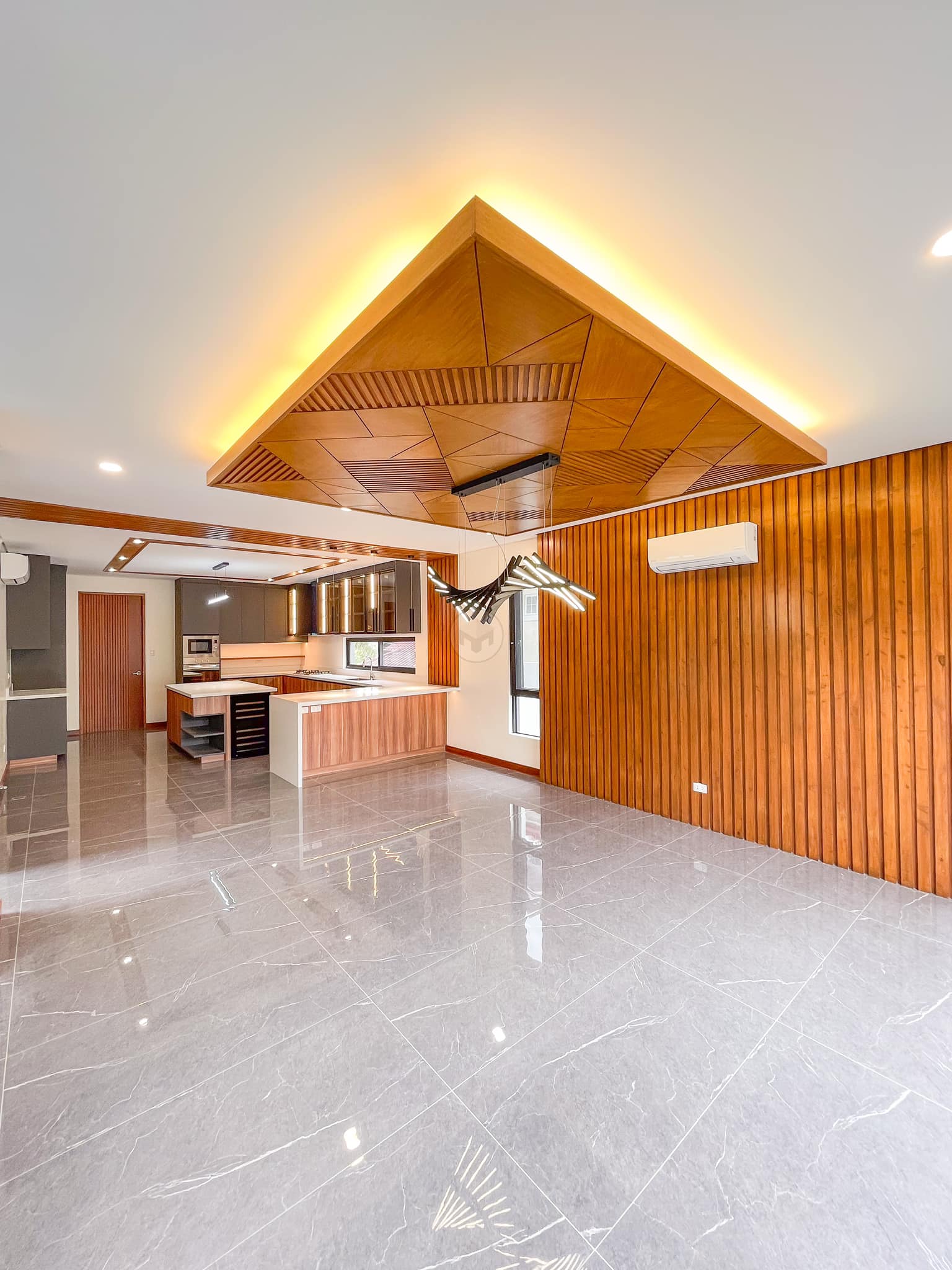 Majestic6-BedroomHouseforSaleinAyalaAlabangVillage,MuntinlupaCity-7.jpg