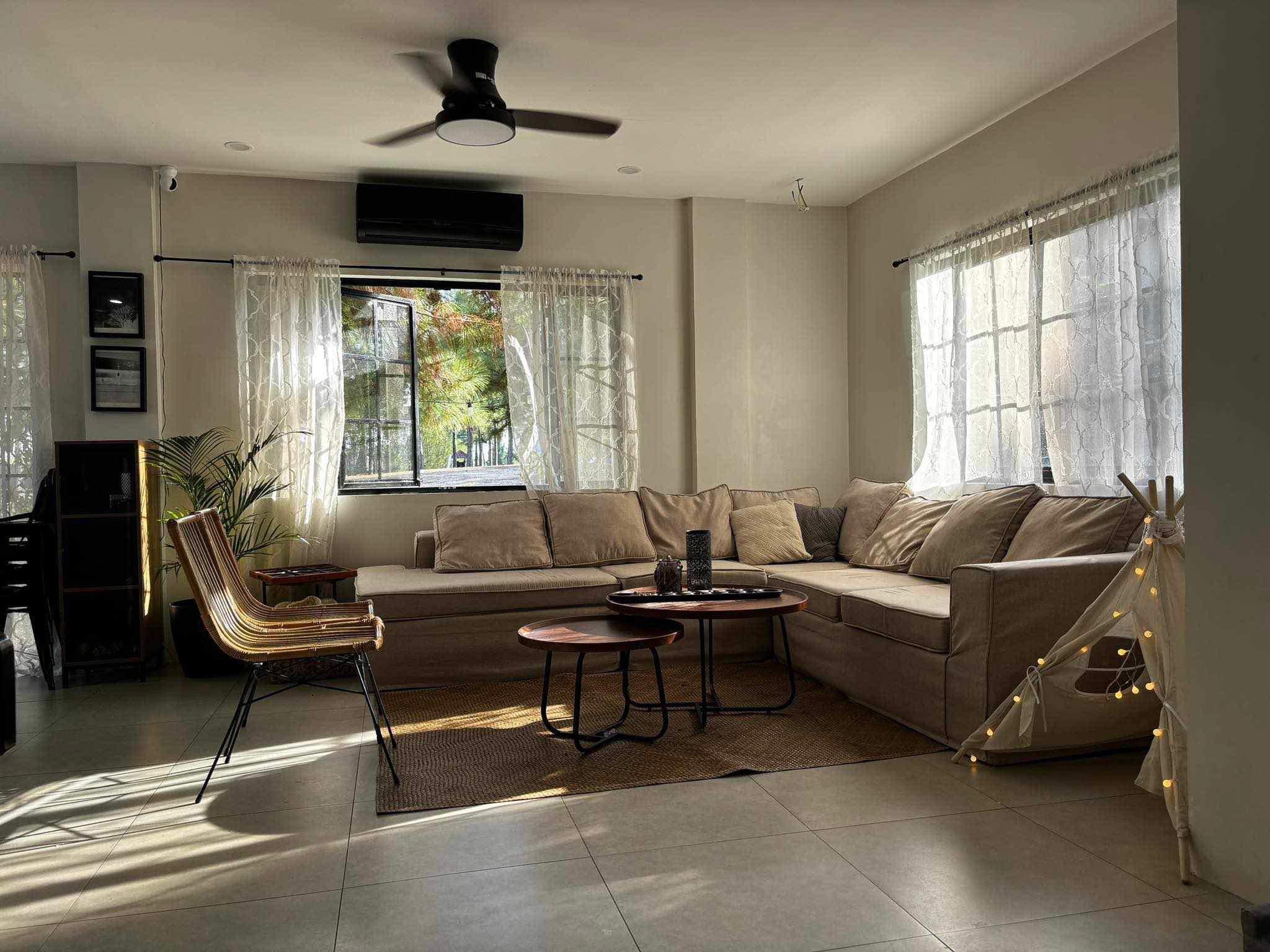 Beautiful4-BedroomHouseforSaleinAmoreatPortofinoDaangReyna-4.jpg