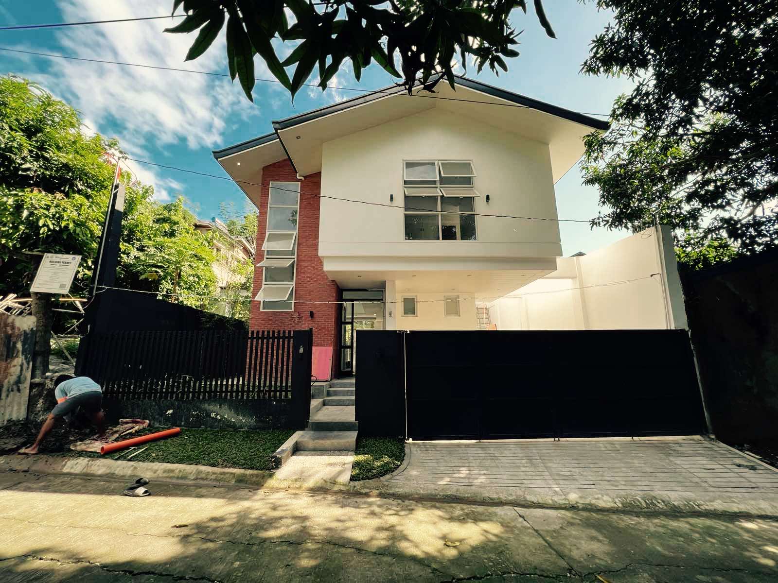 Fabulous4-BedroomHouseforSaleinFilheights,Batasan Hills,QuezonCity-1.jpg