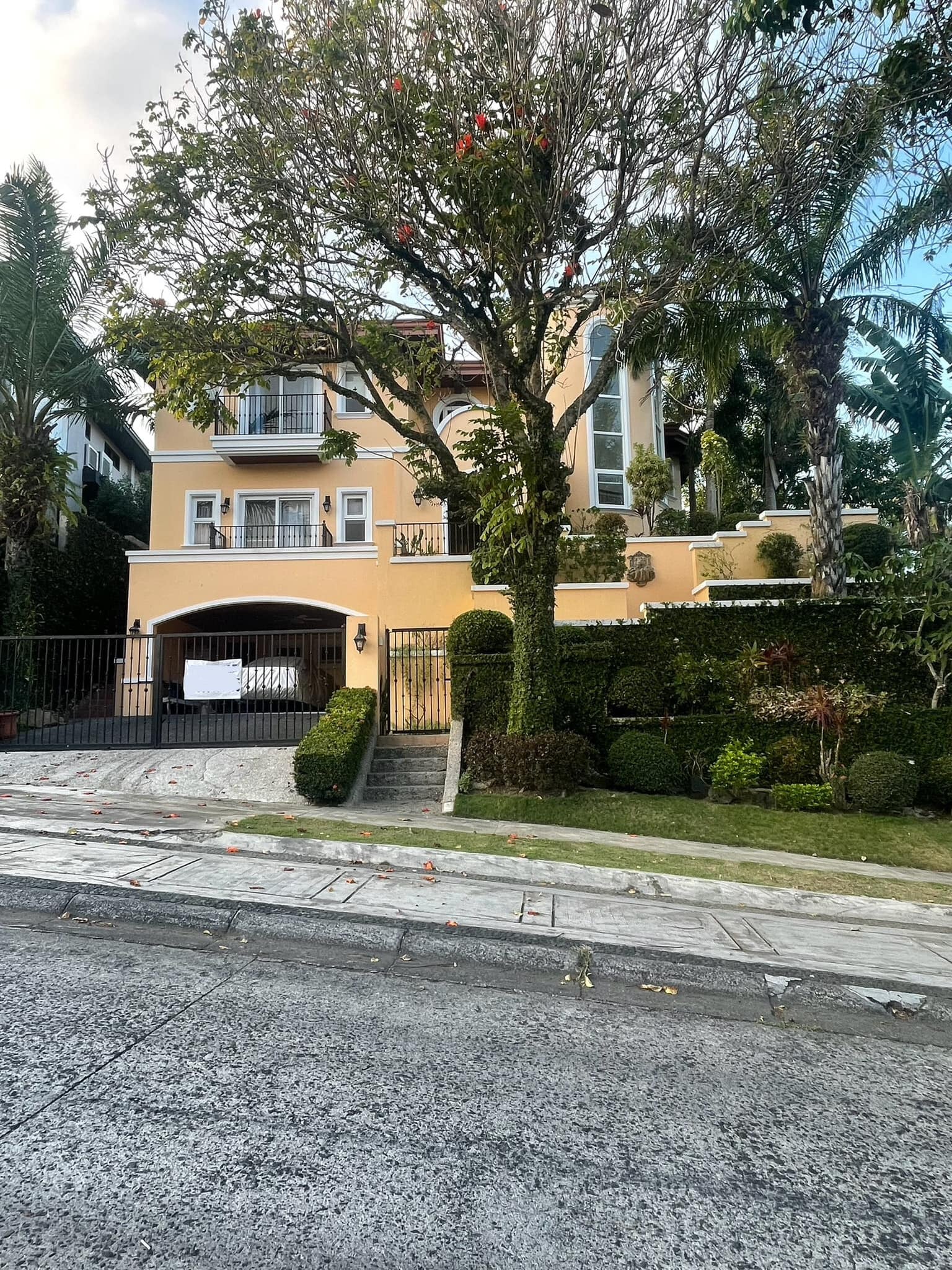 Grand4-BedroomHouseforSaleinAyalaWestgroveHeights,SilangCavite-1.jpg