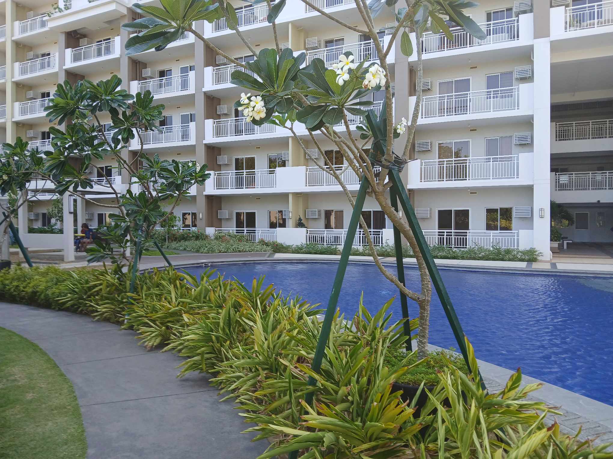 Cozy2-BedroomCondoUnitforSaleinTheAtherton,Sucat,ParanaqueCity-3.jpg