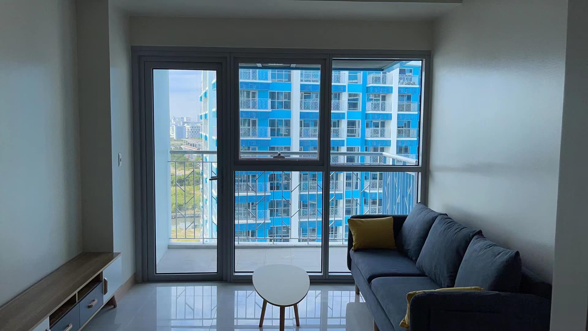 Cozy1-BedroomCondoUnitforSaleinBayshoreResidentialResortinParañaquebyMegaworld-1.jpg