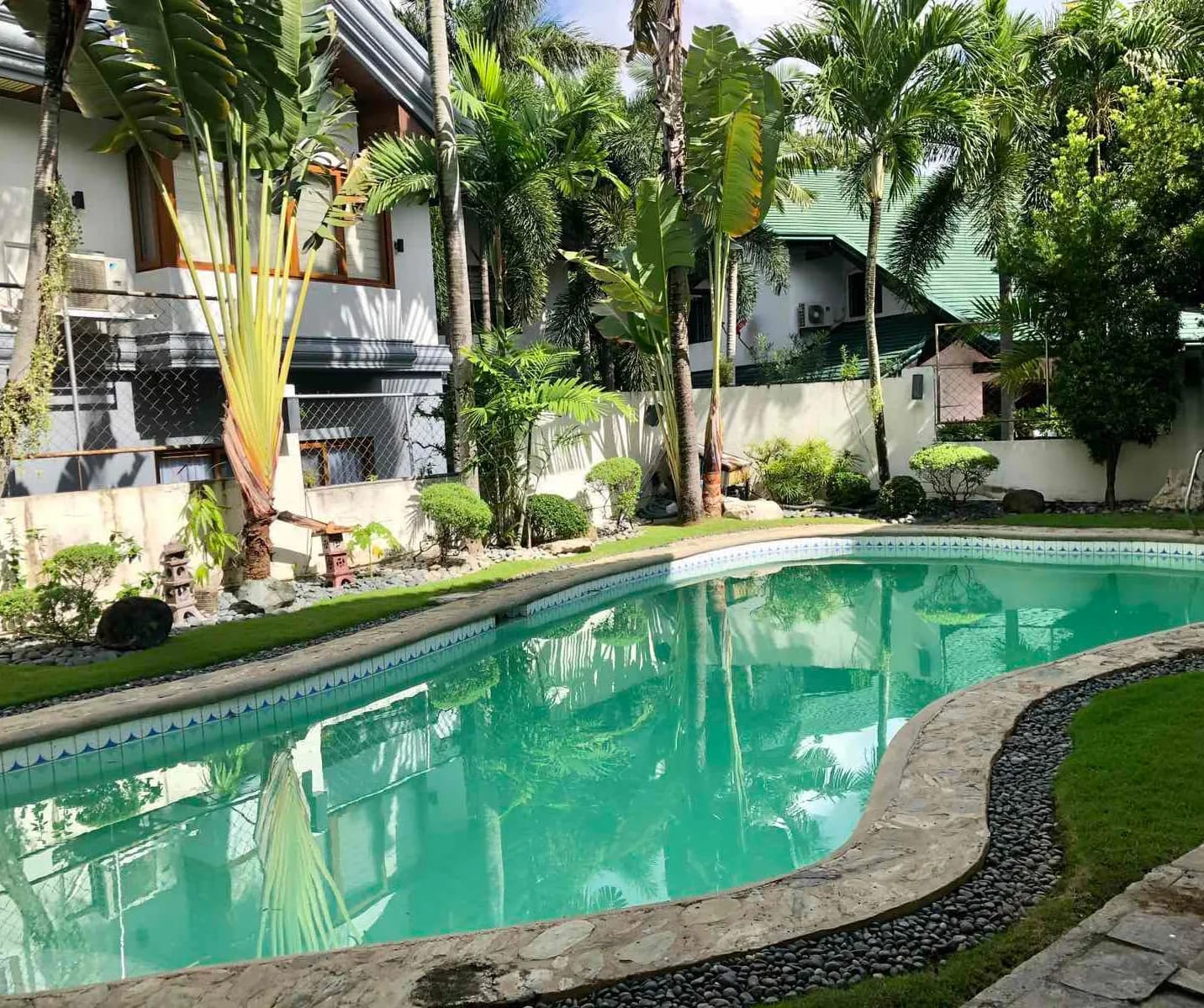 Luxurious5-BedroomHouseforSaleinAyalaAlabangVillage-1.jpg