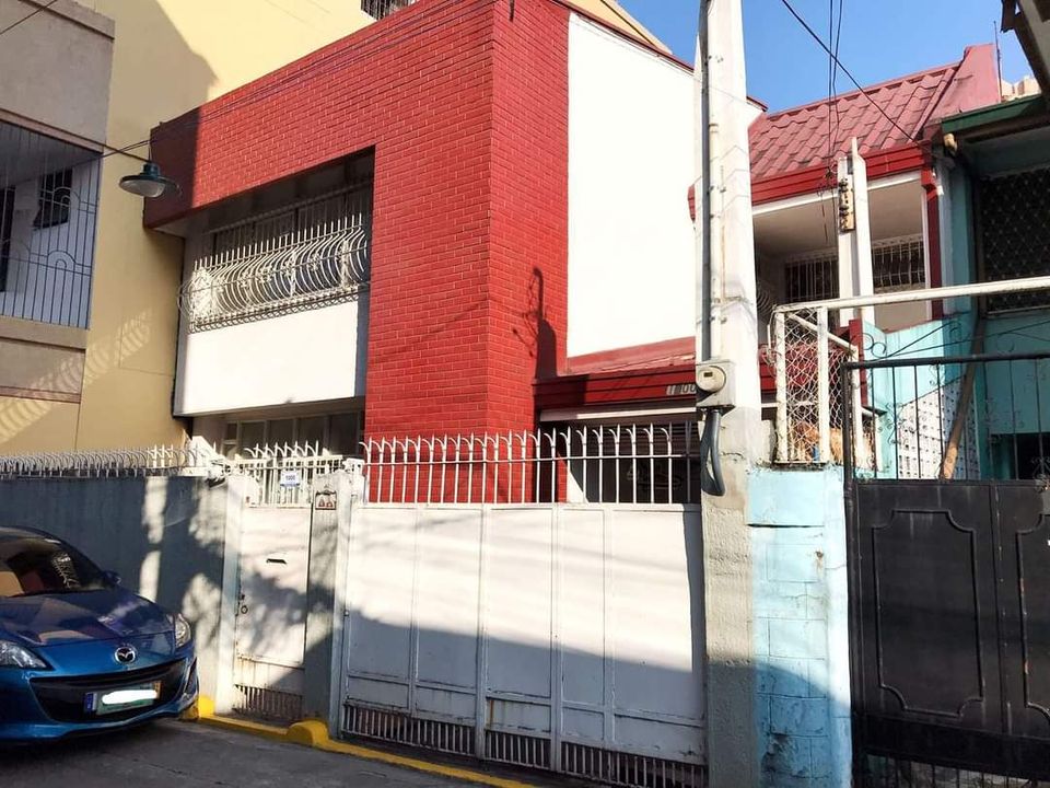 Delightful4-BedroomHouseforSaleinMalateManila-1.jpg