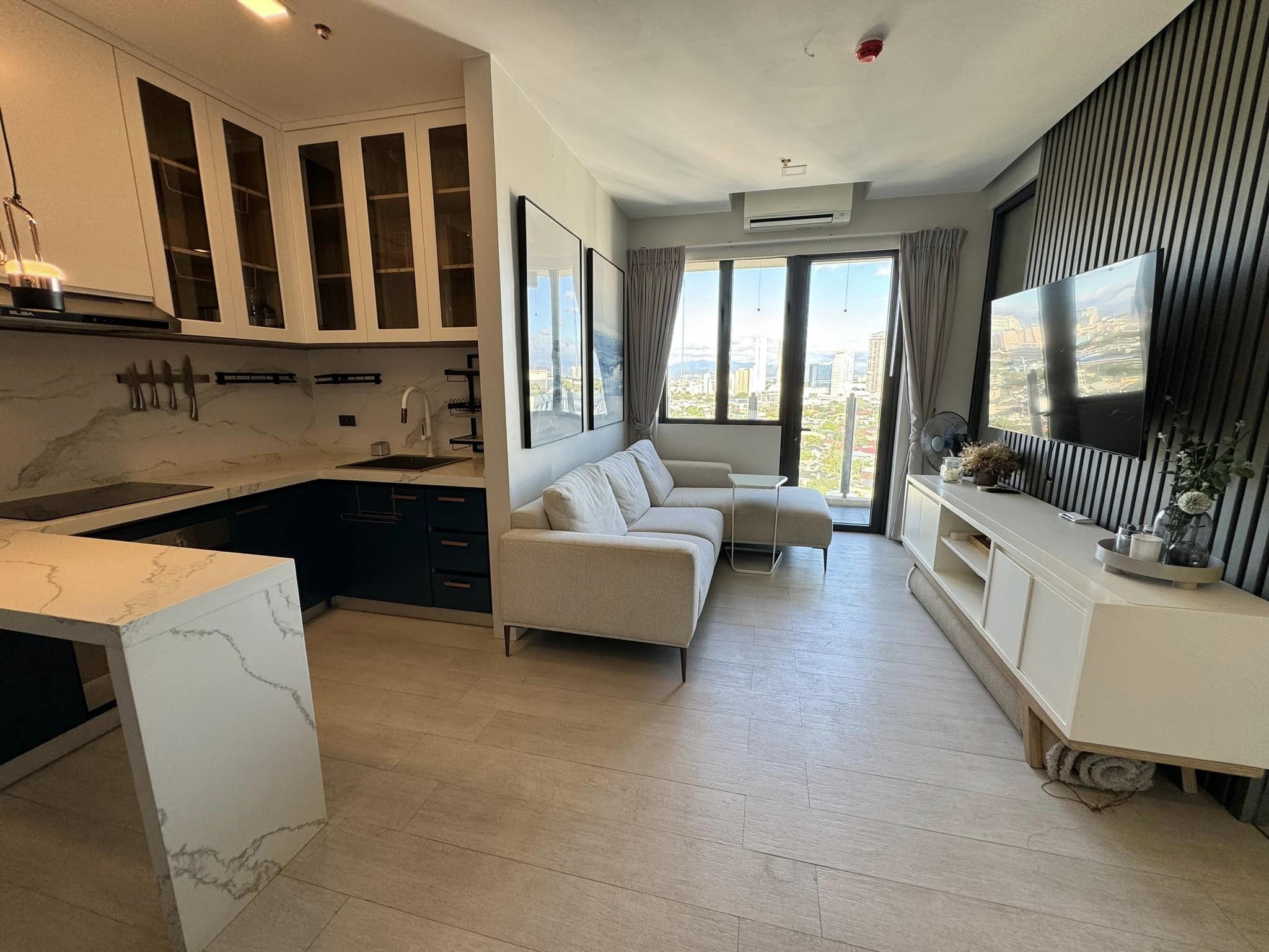 Gorgeous1-BedroomCondoUnitforSaleinBaronTower,Wilson,SanJuan-1.jpg