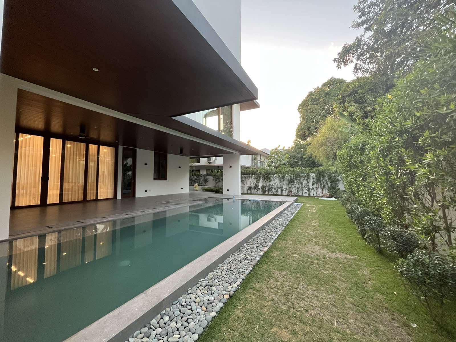 Prime5-BedroomHouseforSaleinAyalaAlabangVillage,Muntinlupa-1.jpg