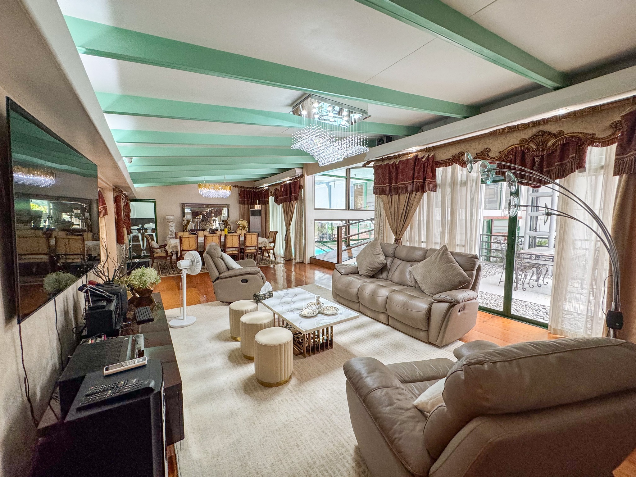 Majestic4-BedroomHouseforSaleinNewManila,QuezonCity-5.jpg
