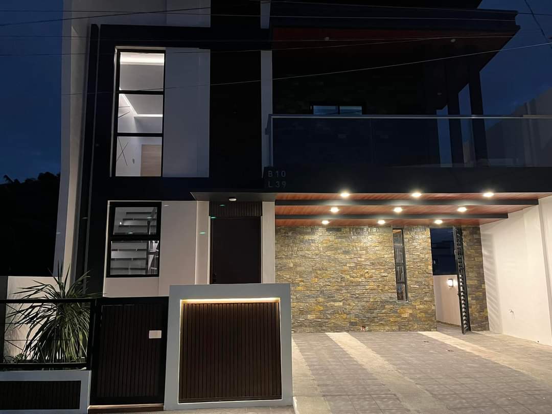 Modern4-BedroomHouseforSaleatTheGrandParkplaceVillage,Imus,Cavite-1.jpg