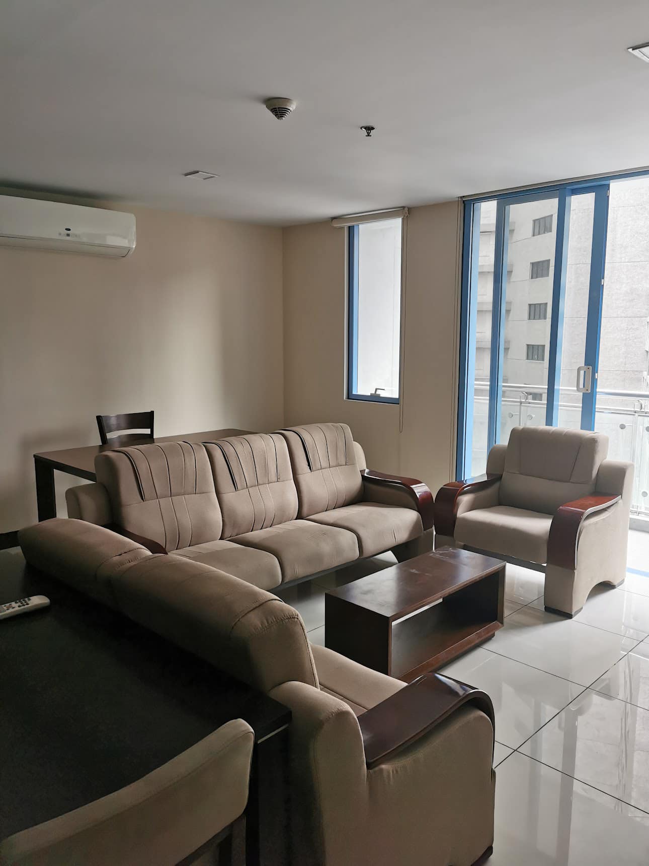 Cozy2-BedroomCondoUnitforSaleinThreeCentral,SalcedoVillage,MakatiCity-1.jpg