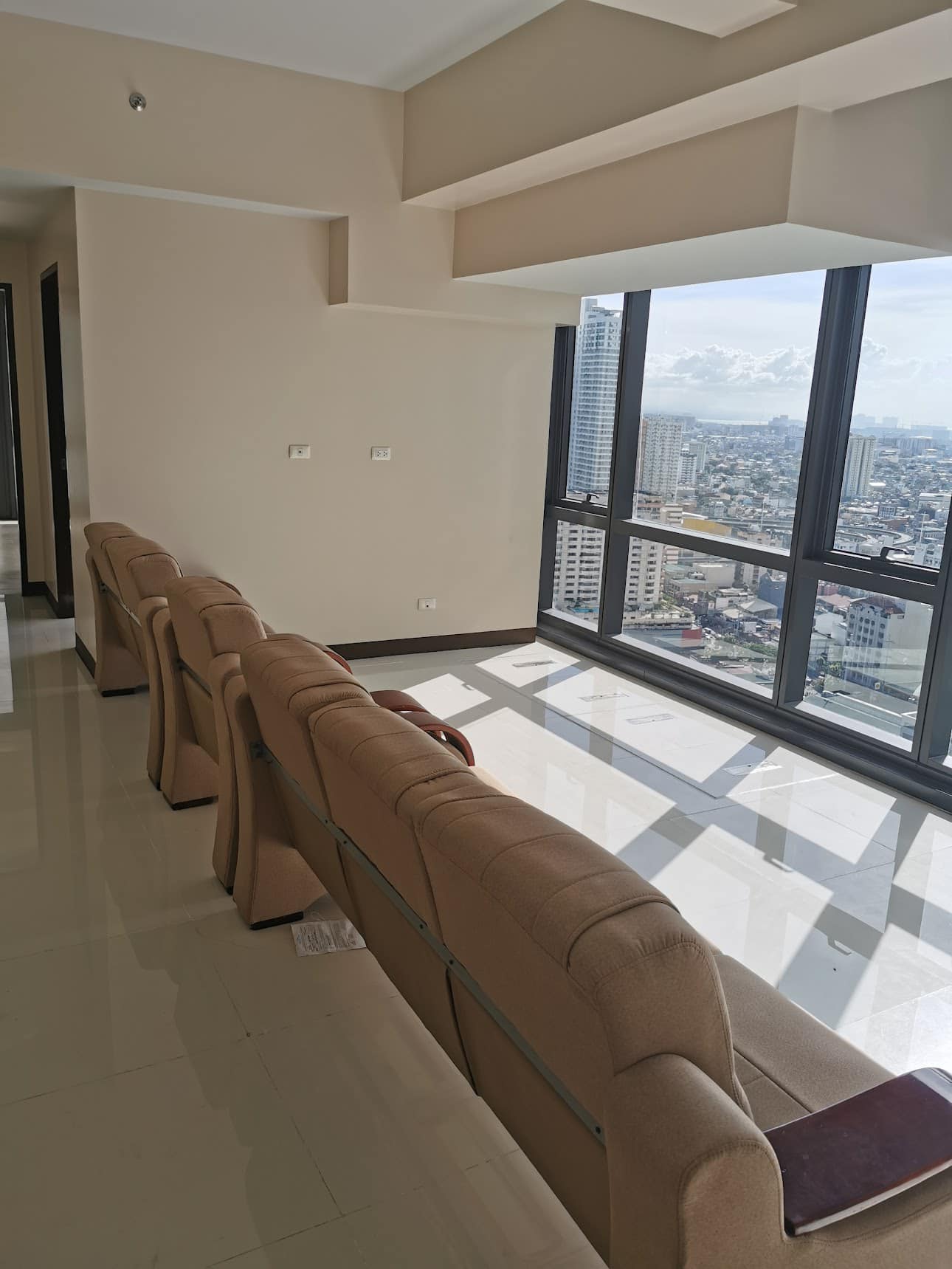 Pleasant2-BedroomCondoUnitForSaleinGreenbeltHamiltonTower2,MakatiCity-3.jpg
