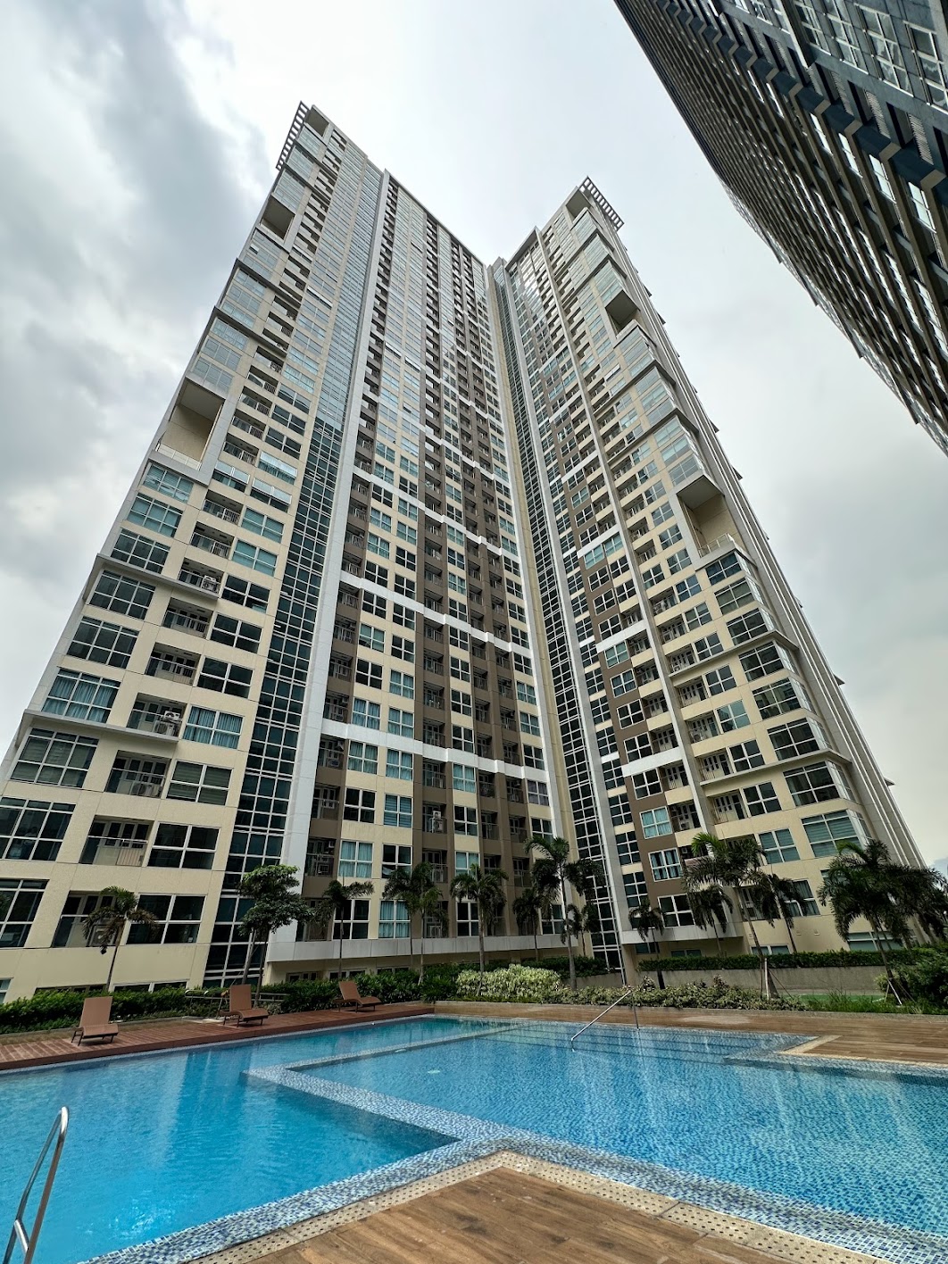 Lovely2-BedroomCondoUnitforSaleinTimesSquareWestBGC-15.jpg