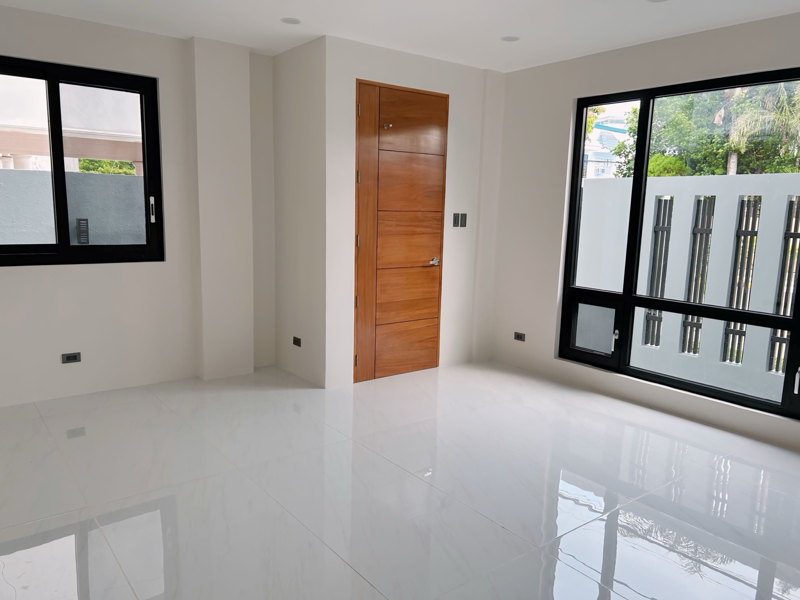 Majestic6-BedroomHouseforSaleinTierraNuevaVillage,Alabang,Muntinlupa-13.jpg