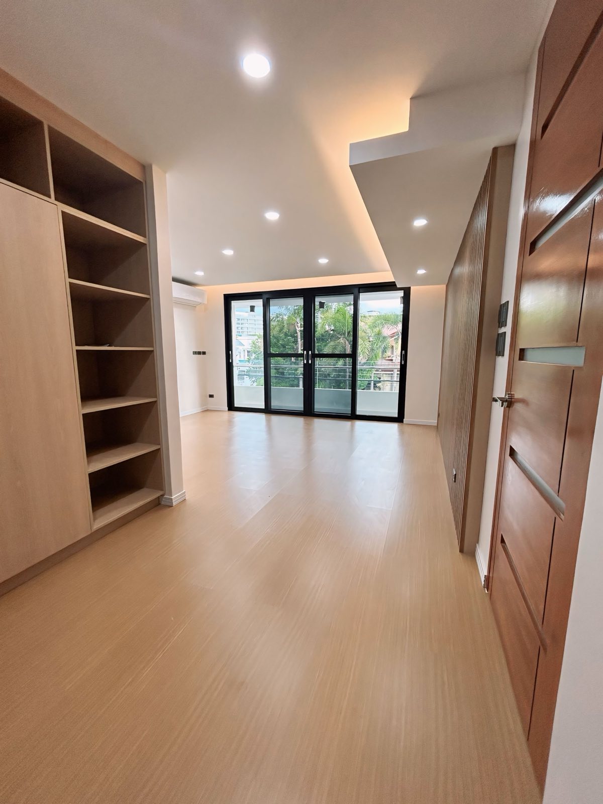 Majestic6-BedroomHouseforSaleinTierraNuevaVillage,Alabang,Muntinlupa-7.jpg