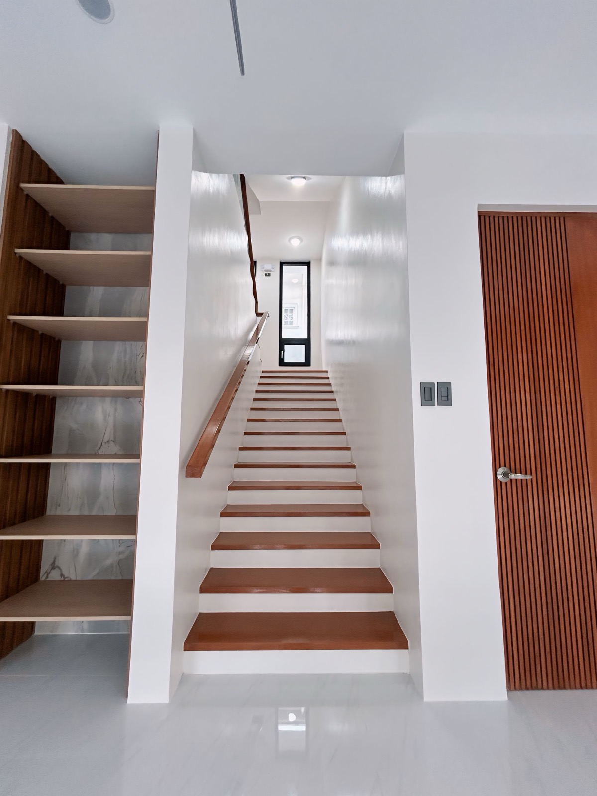 Majestic6-BedroomHouseforSaleinTierraNuevaVillage,Alabang,Muntinlupa-8.jpg