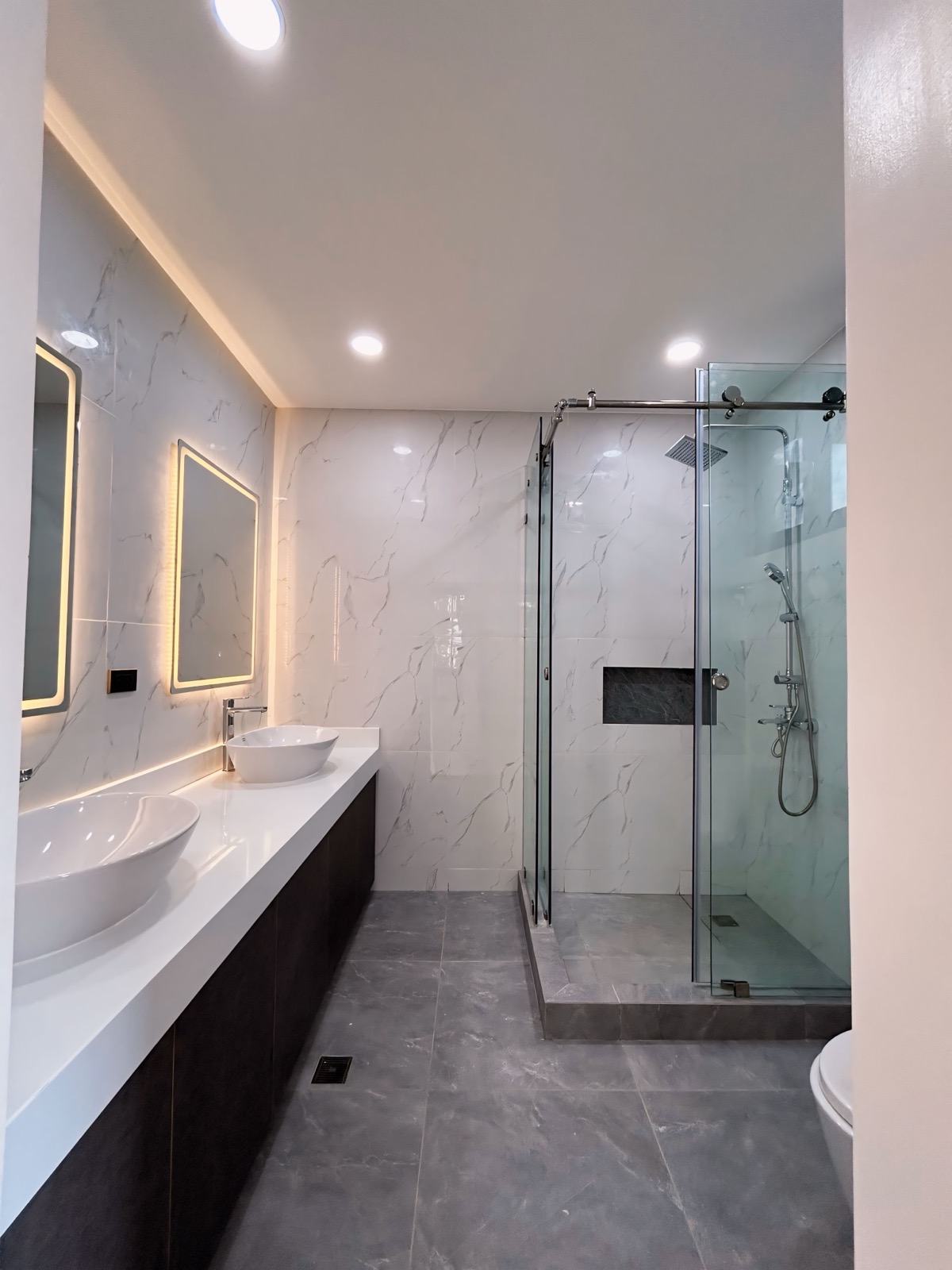 Majestic6-BedroomHouseforSaleinTierraNuevaVillage,Alabang,Muntinlupa-8.jpg