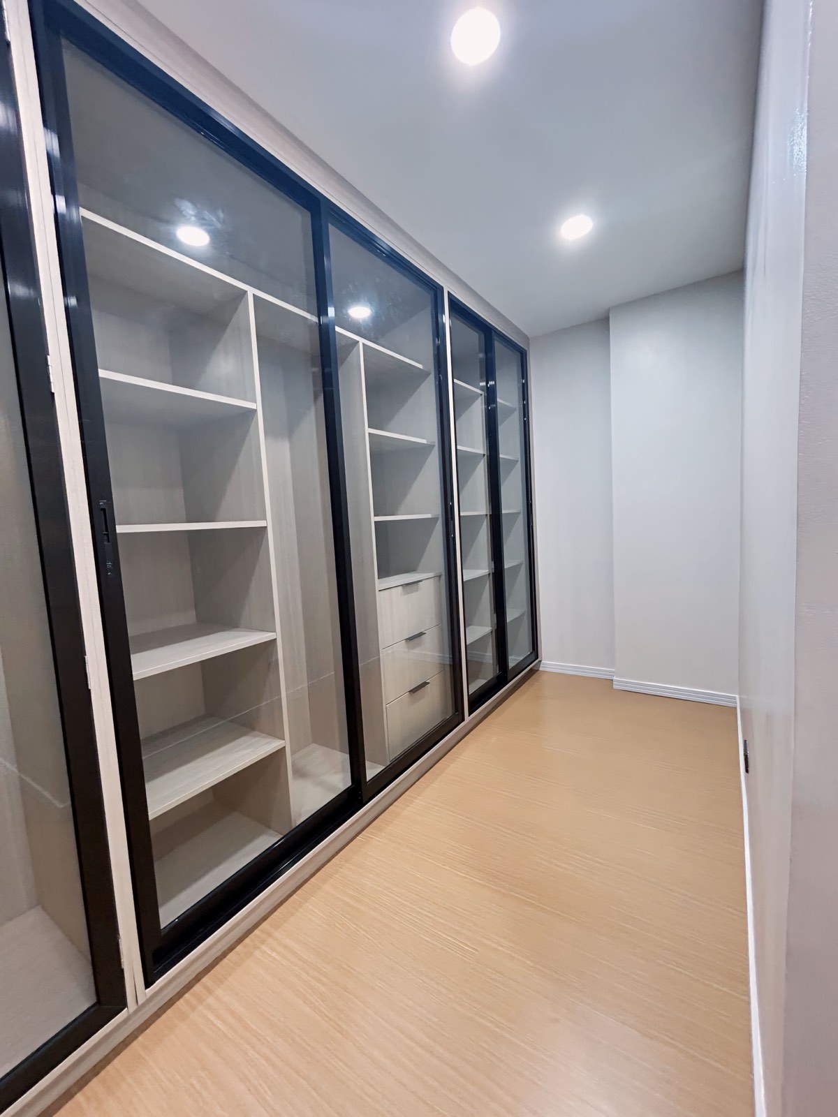 Majestic6-BedroomHouseforSaleinTierraNuevaVillage,Alabang,Muntinlupa-10.jpg