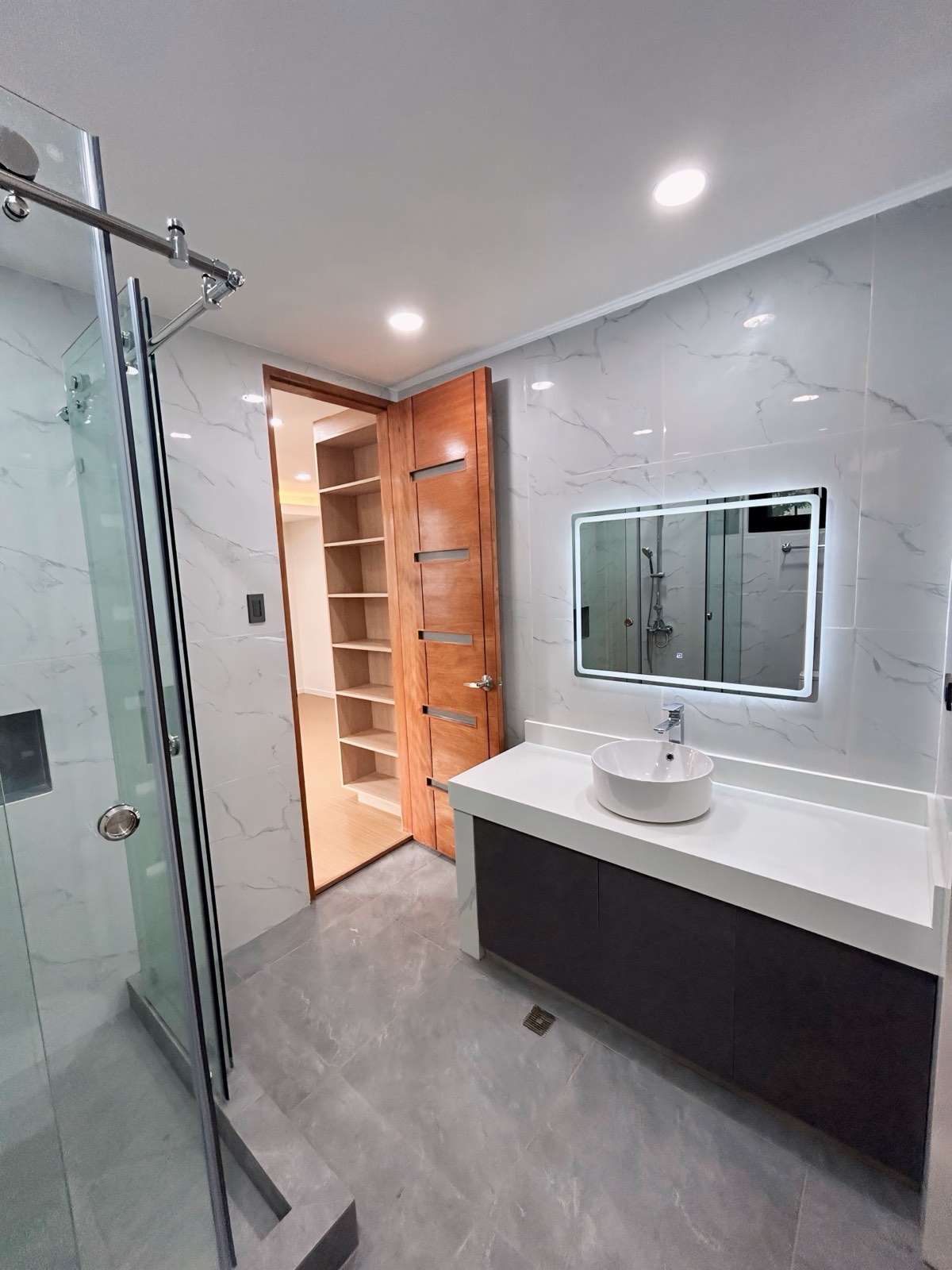 Majestic6-BedroomHouseforSaleinTierraNuevaVillage,Alabang,Muntinlupa-12.jpg