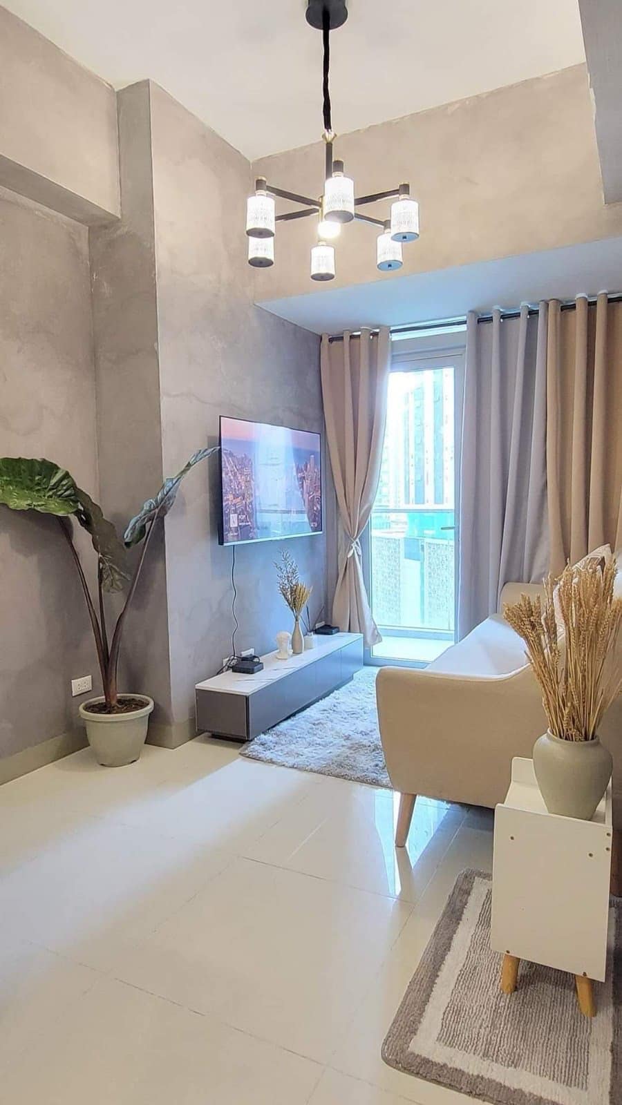 Lush1-BedroomCondoUnitforSaleinUptownParksuites2,BGCTaguig-1.jpg