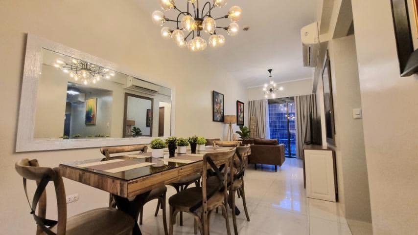 Stylish2-BedroomHouseforSaleinUptownRitzResidences,BGC,Taguig-2.jpg