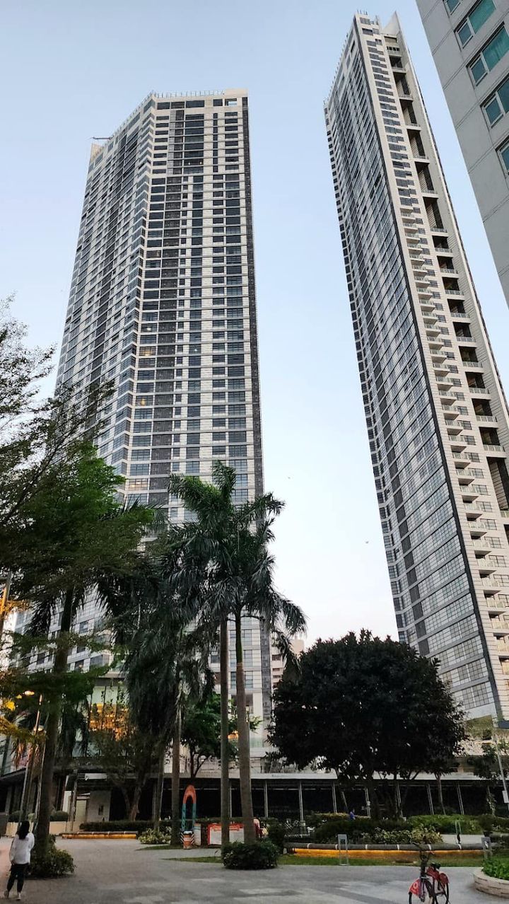 Trendy1-BedroomCondoUnit-forSaleinGardenTower1MakatiCity-1.jpg