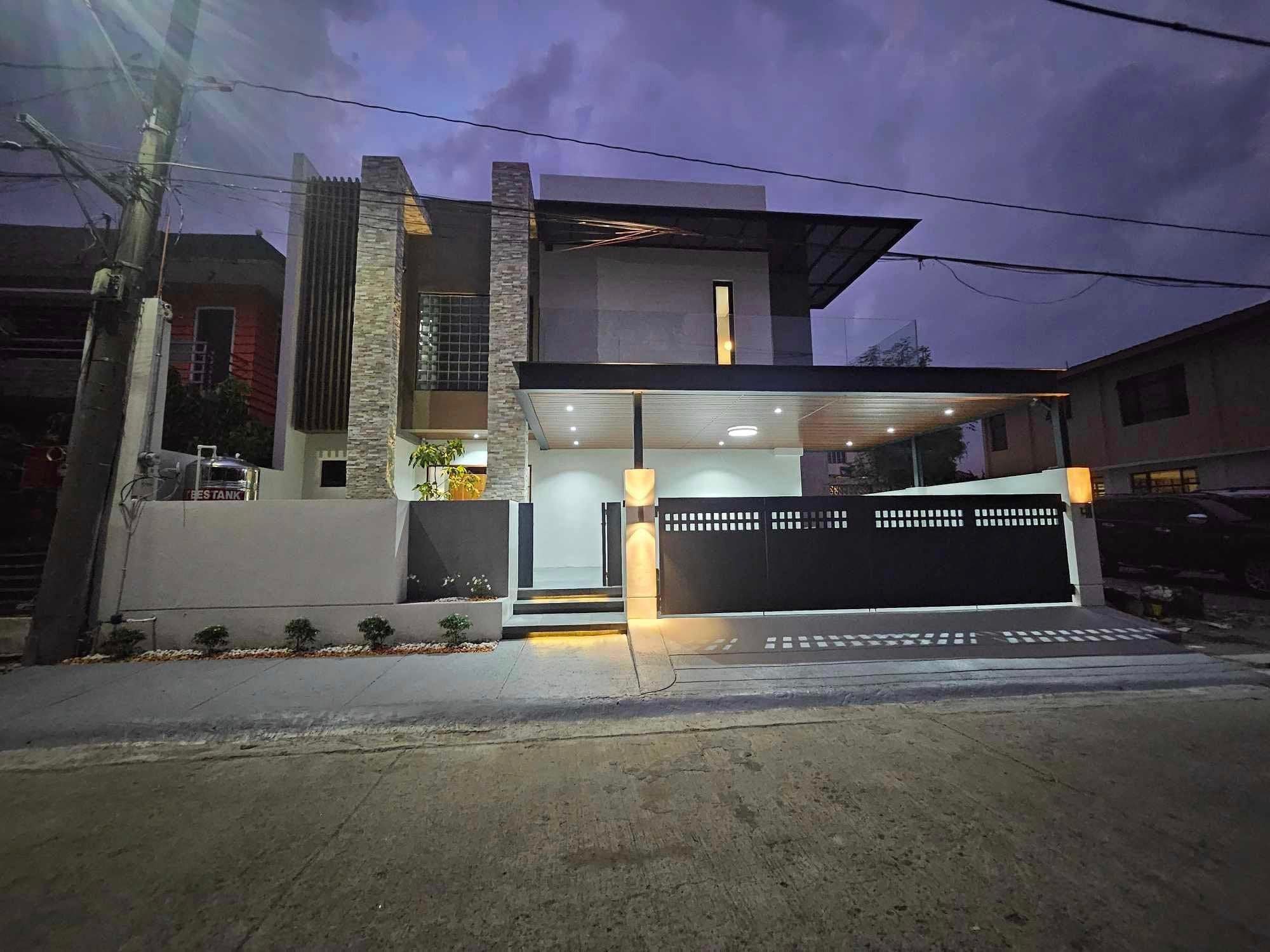 Contemporary4-BedroomHouseforSaleinFilinvestClassicEstate,Sucat,ParañaqueCity-3.jpg