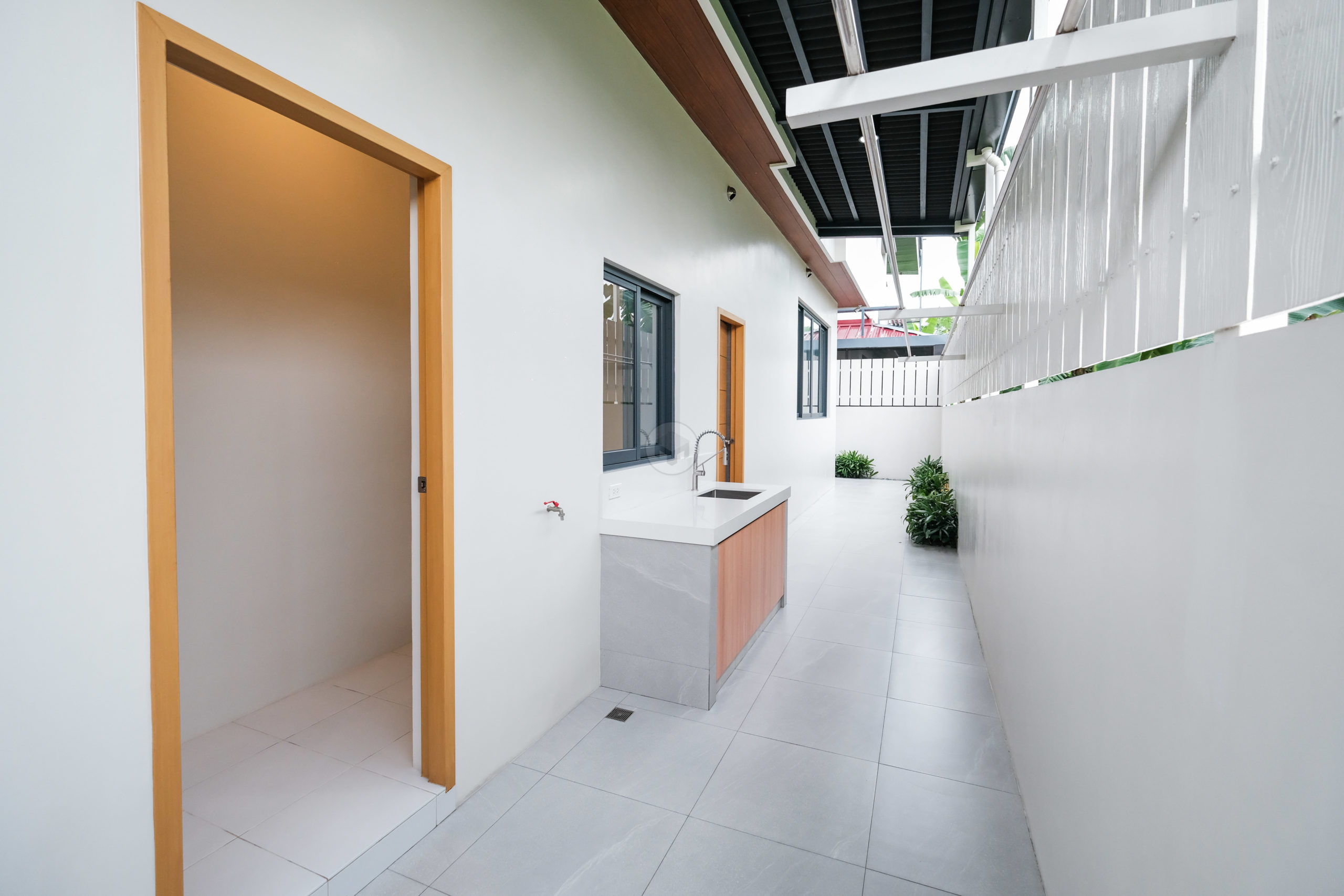Modern5-BedroomHouseandLotforSaleinCasaMilanSubdivision,NorthFairview,QuezonCity-6.jpg