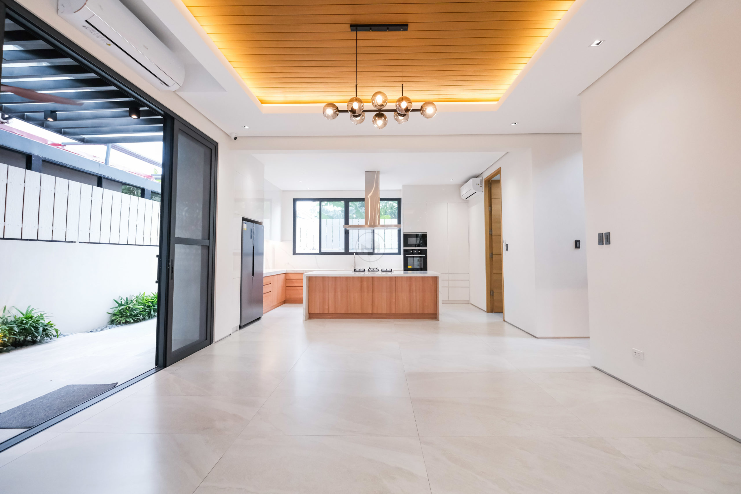 Modern5-BedroomHouseandLotforSaleinCasaMilanSubdivision,NorthFairview,QuezonCity-8.jpg