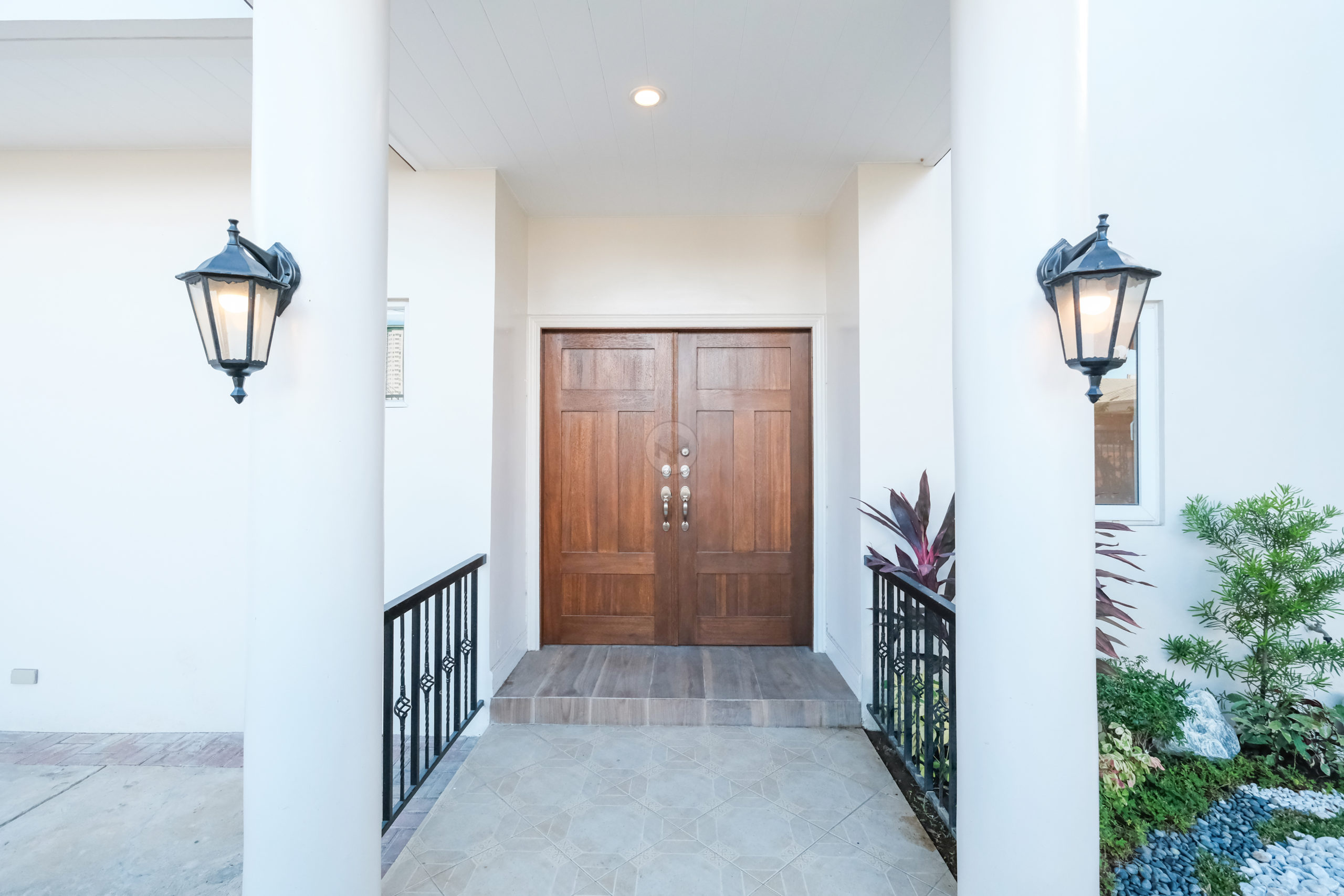 Spacious4-BedroomContemporaryHouseforSaleinTierraNueva,Alabang-7.jpg