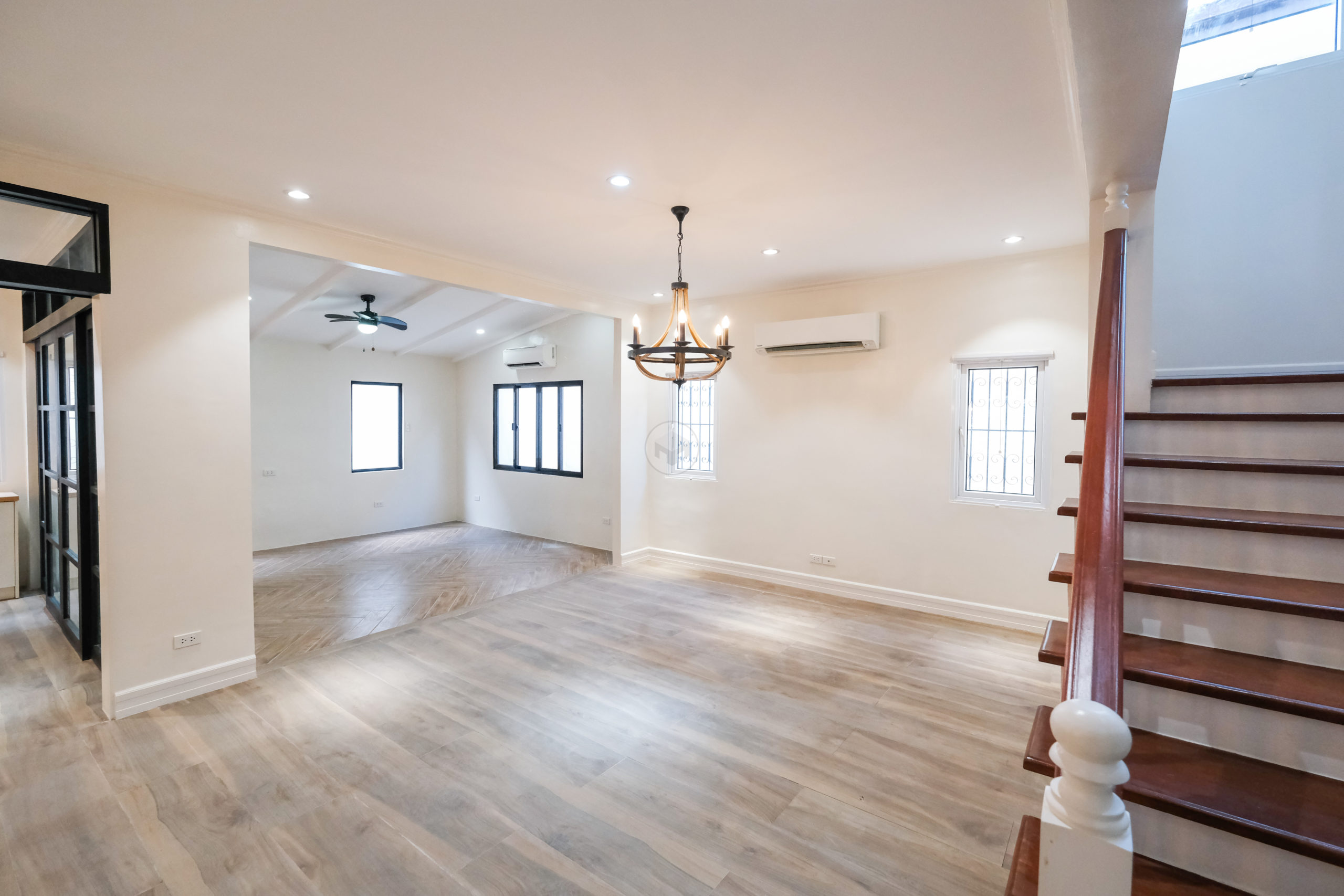 Spacious4-BedroomContemporaryHouseforSaleinTierraNueva,Alabang-9.jpg