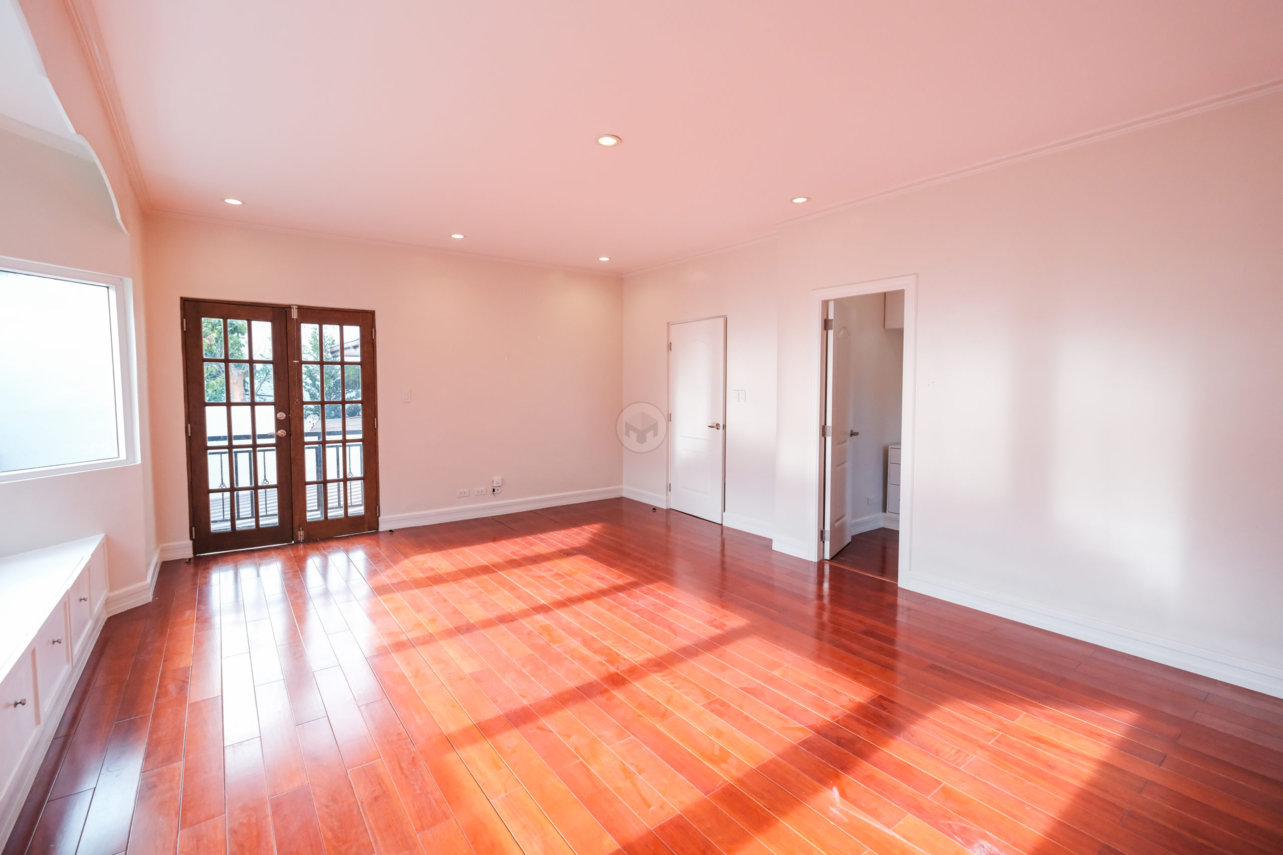 Spacious4-BedroomContemporaryHouseforSaleinTierraNueva,Alabang-14.jpg