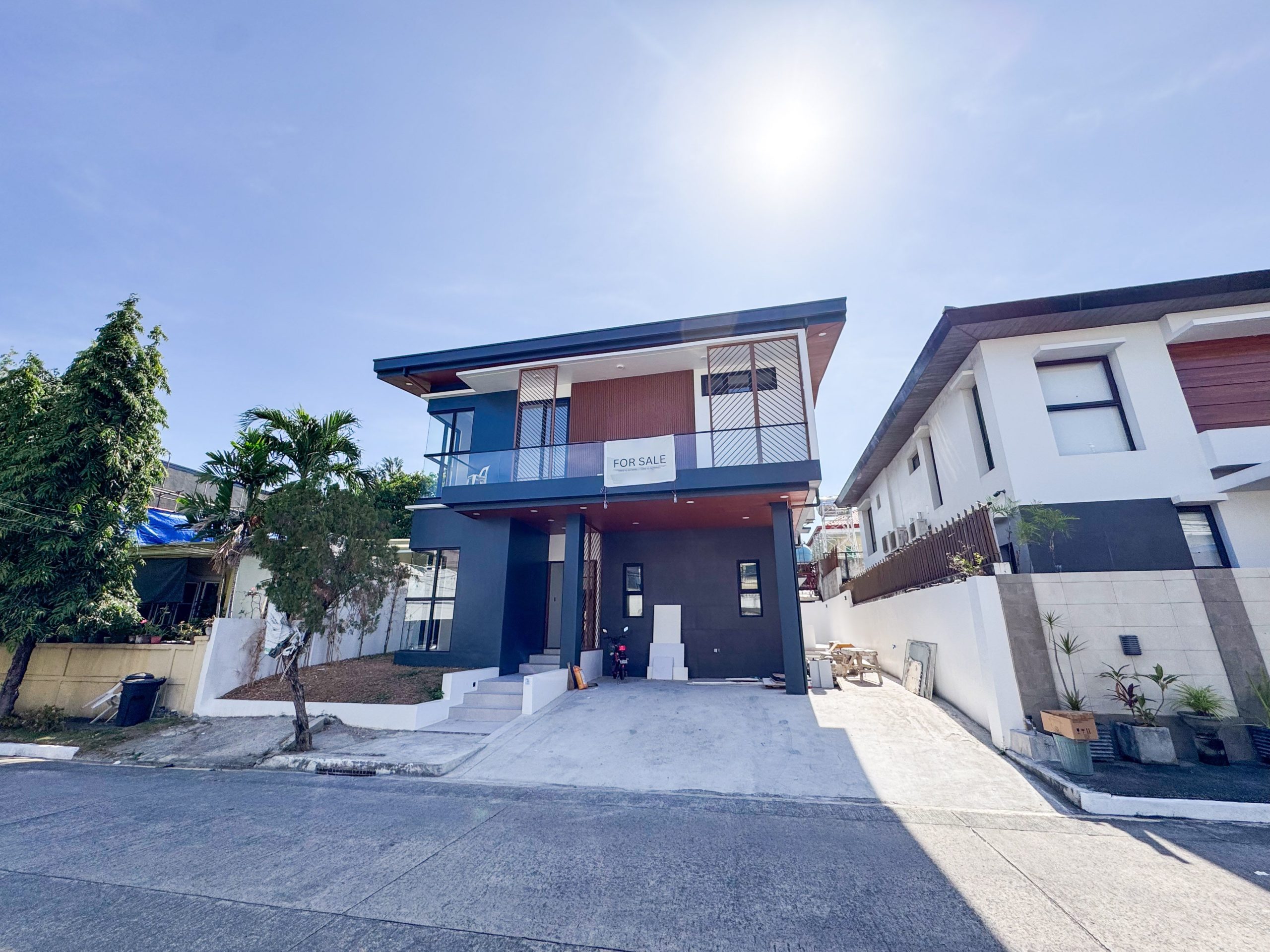 Modern5-BedroomHouseandLotforSaleinTahananVillage,Parañaque-1.jpg
