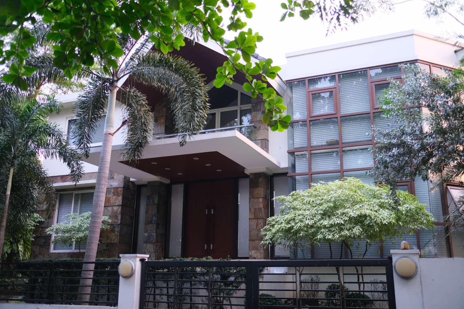 Timeless7-BedroomHouseandLotforSaleinAyalaHillside,QuezonCity-1.jpg