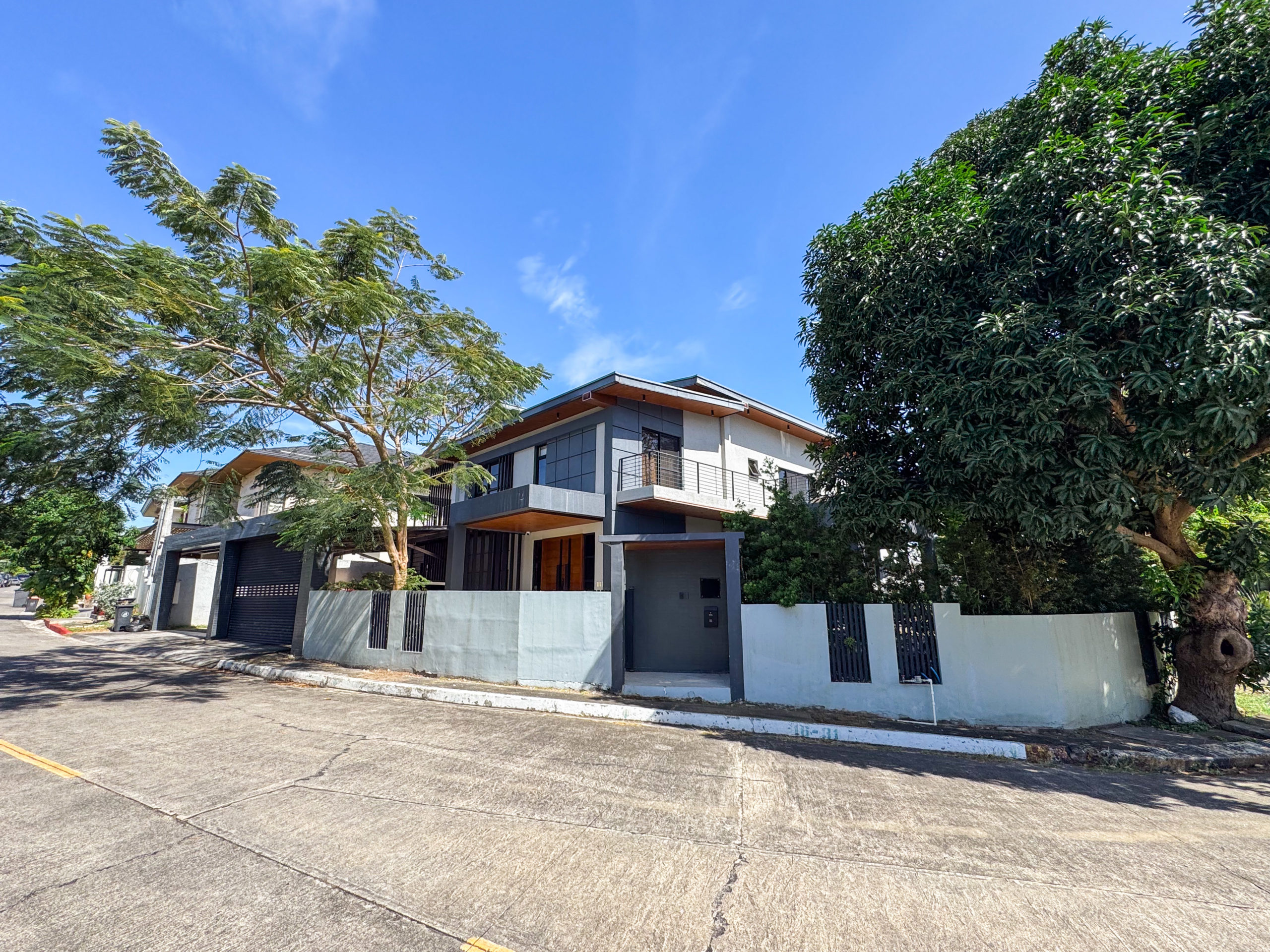 Sensational5-BedroomHouseandLotforSaleinSouthbayGarden,Sucat,ParañaqueCity-1.jpg