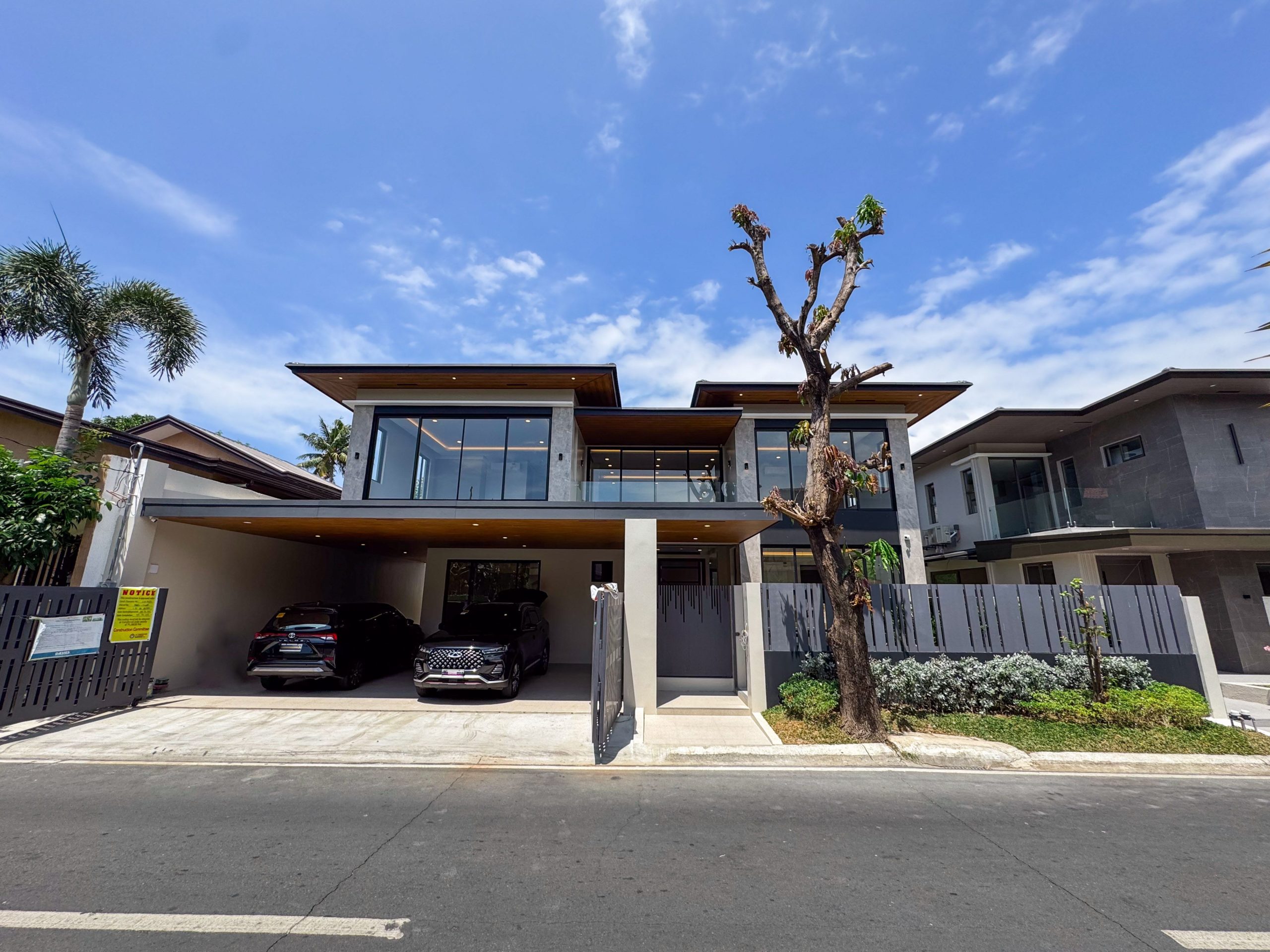 Stunning5-BedroomHouseandLotforSaleinBFHomes,Parañaque-1.jpg