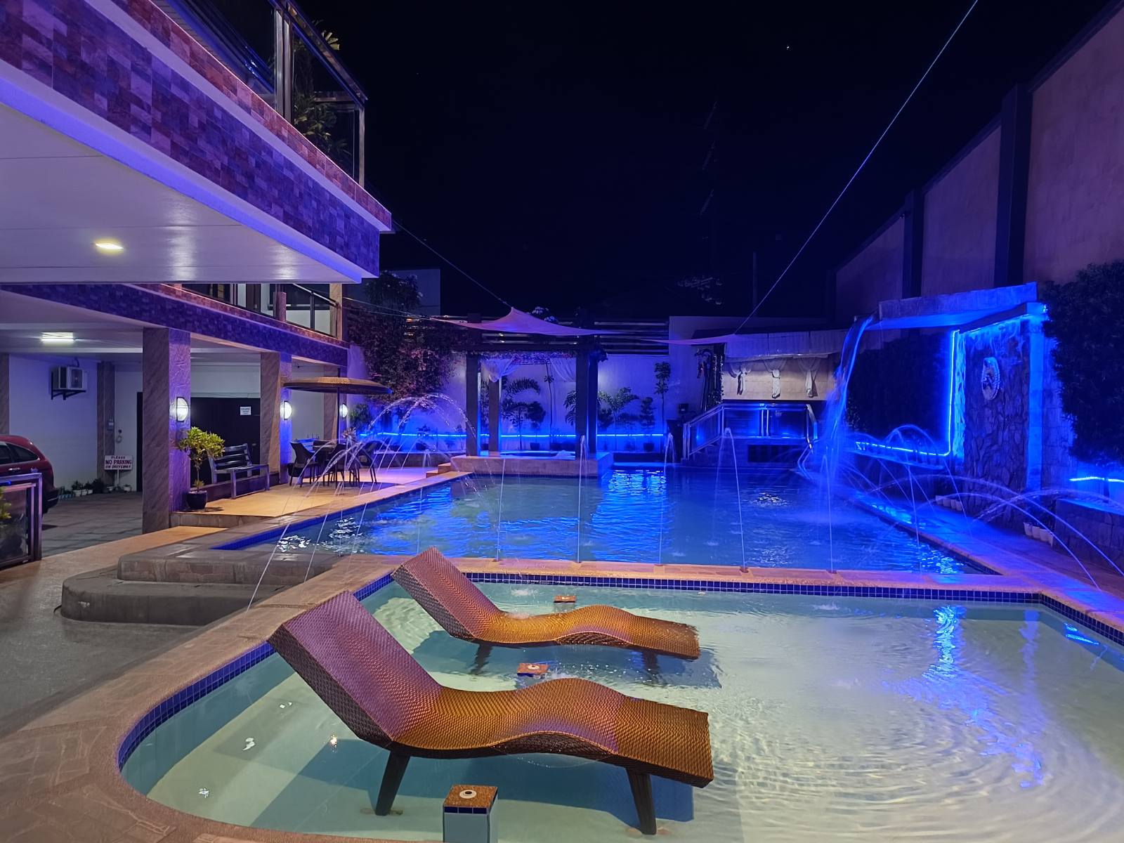 Splendid6-BedroomPrivateResortforSaleinPansol,Laguna-1.jpg