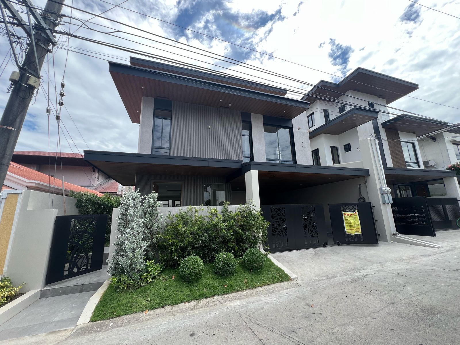 Modern5-BedroomHouseandLotforSaleinBFHomes,Parañaque-1.jpg
