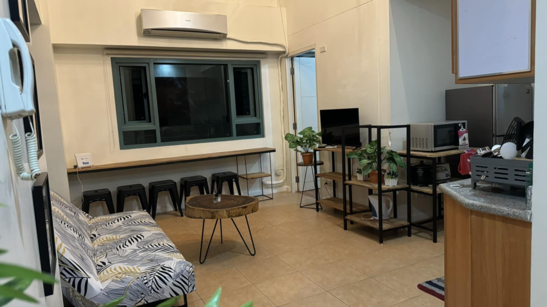 Cozy2-BedroomCondoUnitforSaleinBGC,TaguigCity-1.jpg