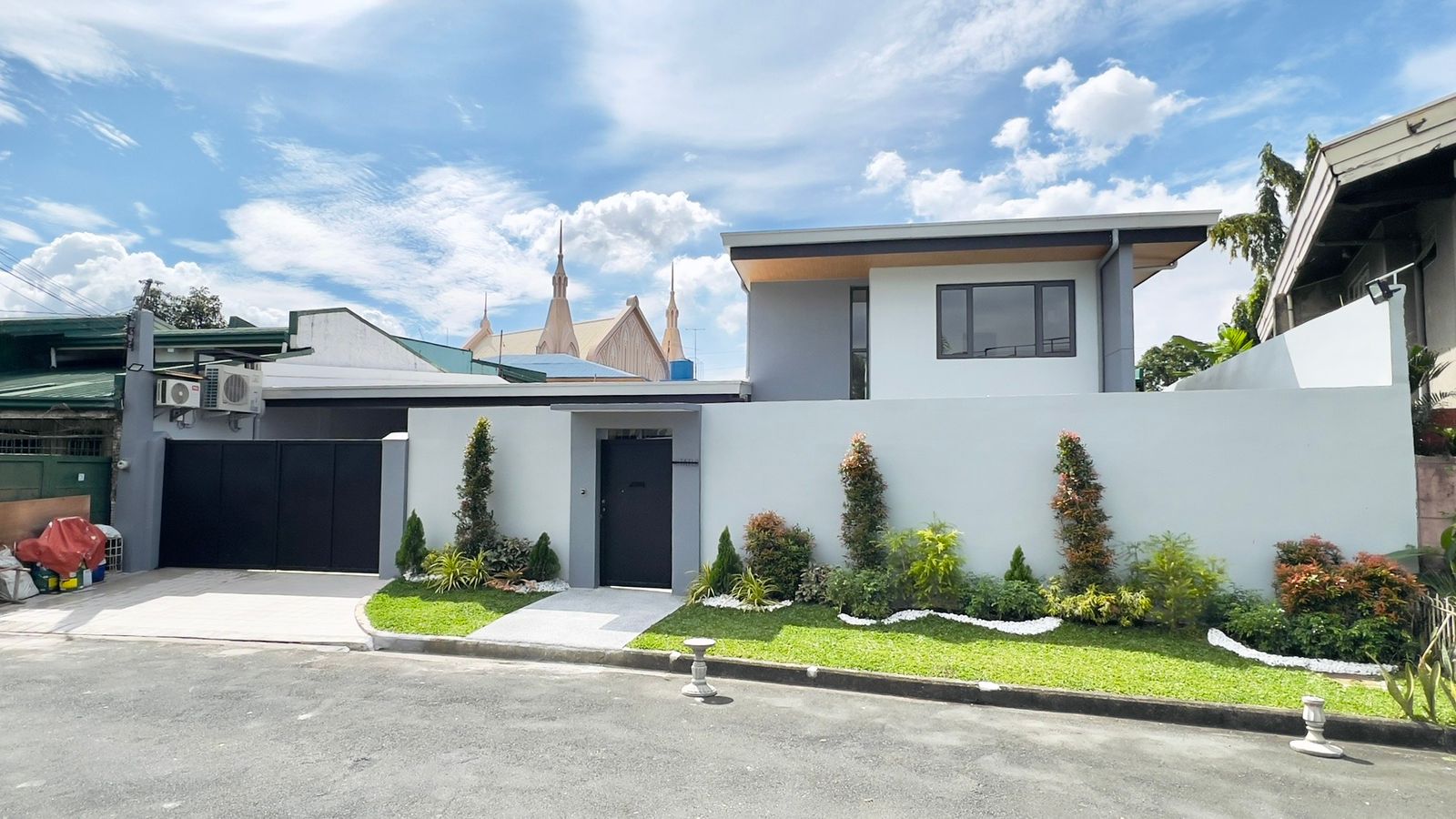 Gleaming4-bedroomHouseandLotforSaleinTeresaVillage,QuezonCity-1.jpg