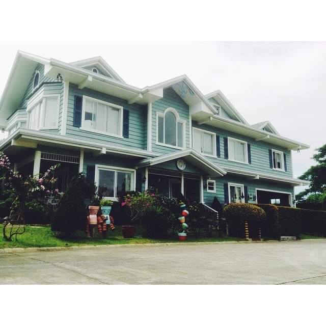 Vibrant7-BedroomHouseandLotforSaleinGeorgiaClub,Sta.Rosa,Laguna-1.jpg