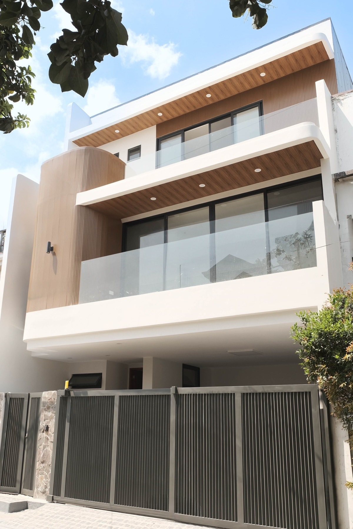 Majestic5-BedroomHouseandLotforSaleinGreenwoodsExec.Village,Taytay,Rizal-1.jpg