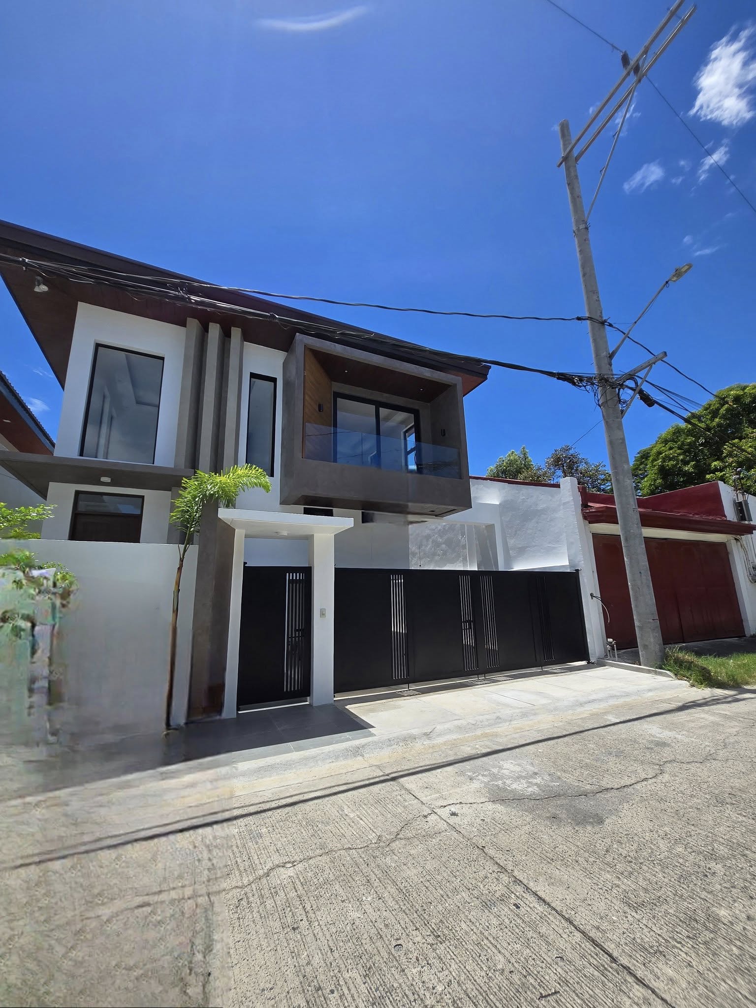 Attractive4-BedroomHouseandLotforSaleinBFHomes,Parañaque-1.jpg