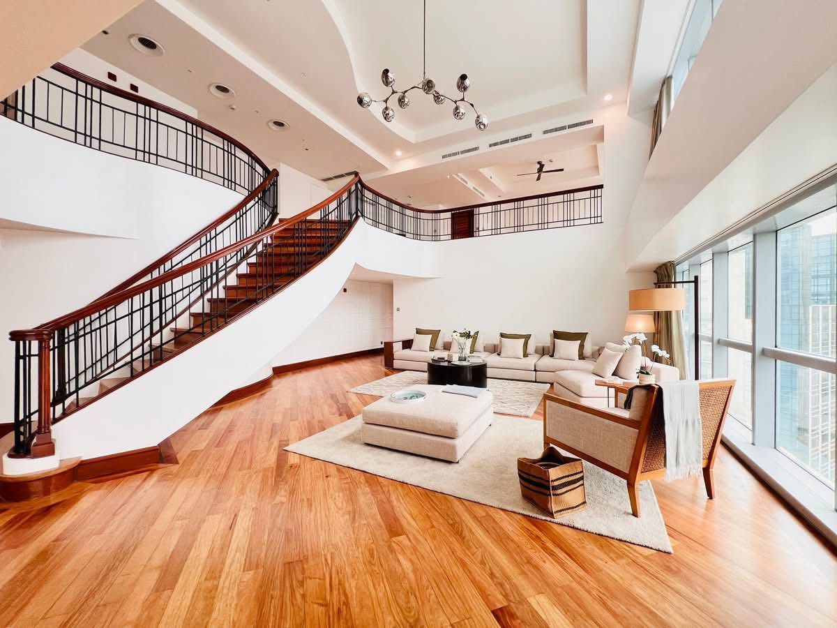 4-BedroomPenthouseBi-LevelUnitforLeaseinTheForbesTower,SalcedoVillage,MakatiCity-3.jpg