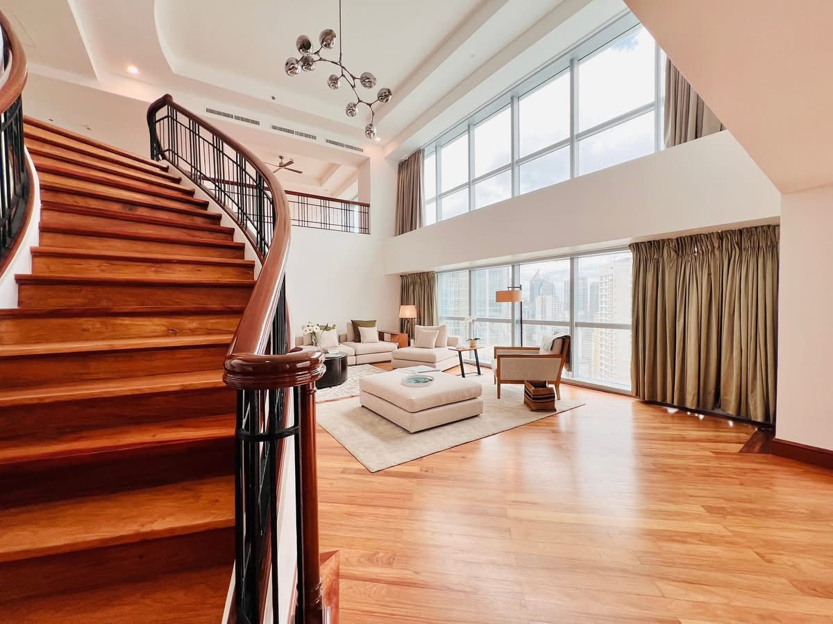 4-BedroomPenthouseBi-LevelUnitforLeaseinTheForbesTower,SalcedoVillage,MakatiCity-18.jpg