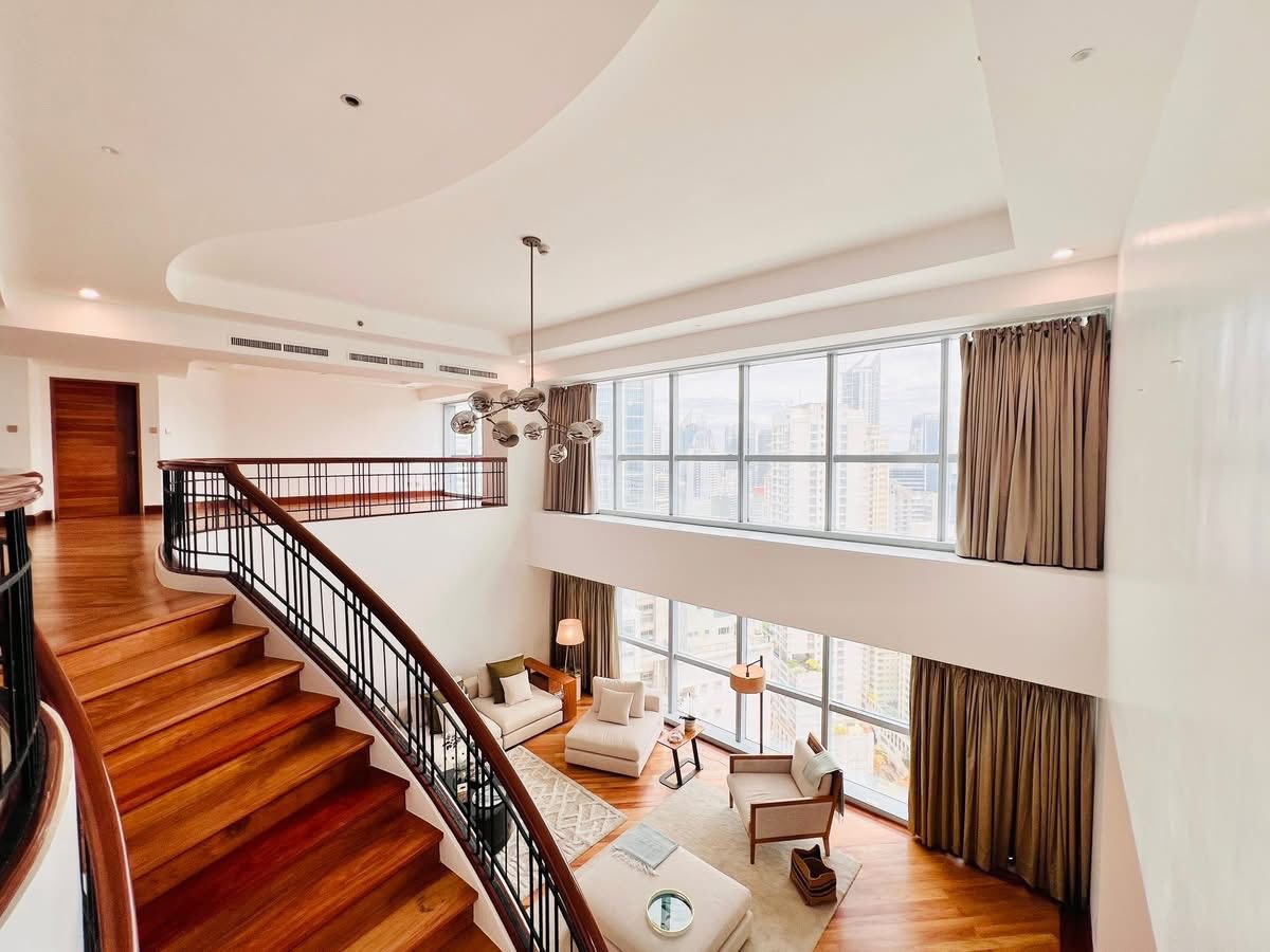 4-BedroomPenthouseBi-LevelUnitforLeaseinTheForbesTower,SalcedoVillage,MakatiCity-20.jpg