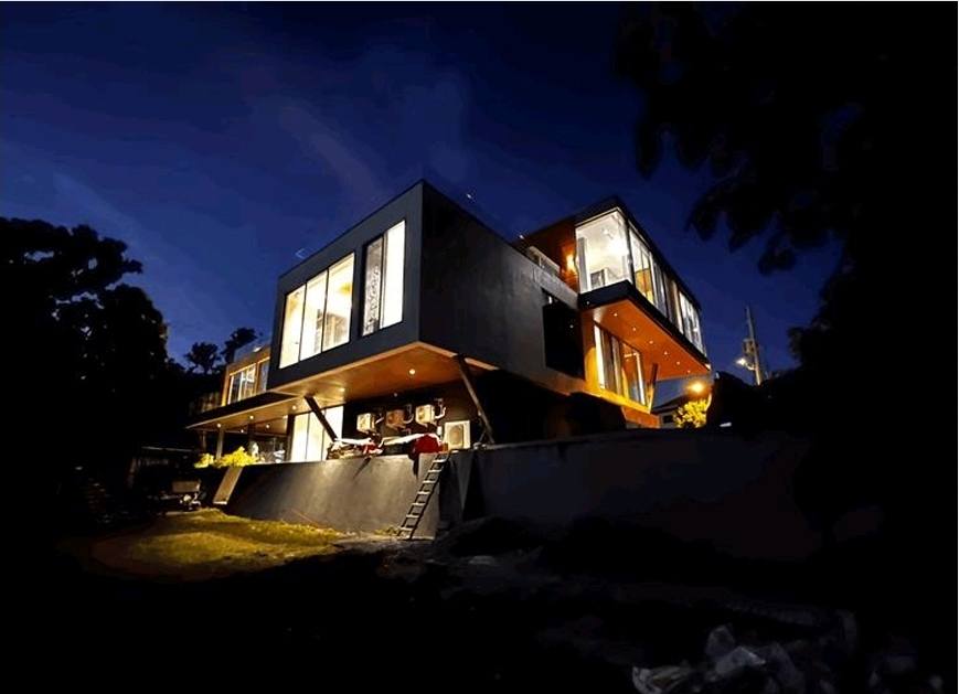 Enchanting9-BedroomHouseandLotforSaleinTagaytayHighlands-1.jpg