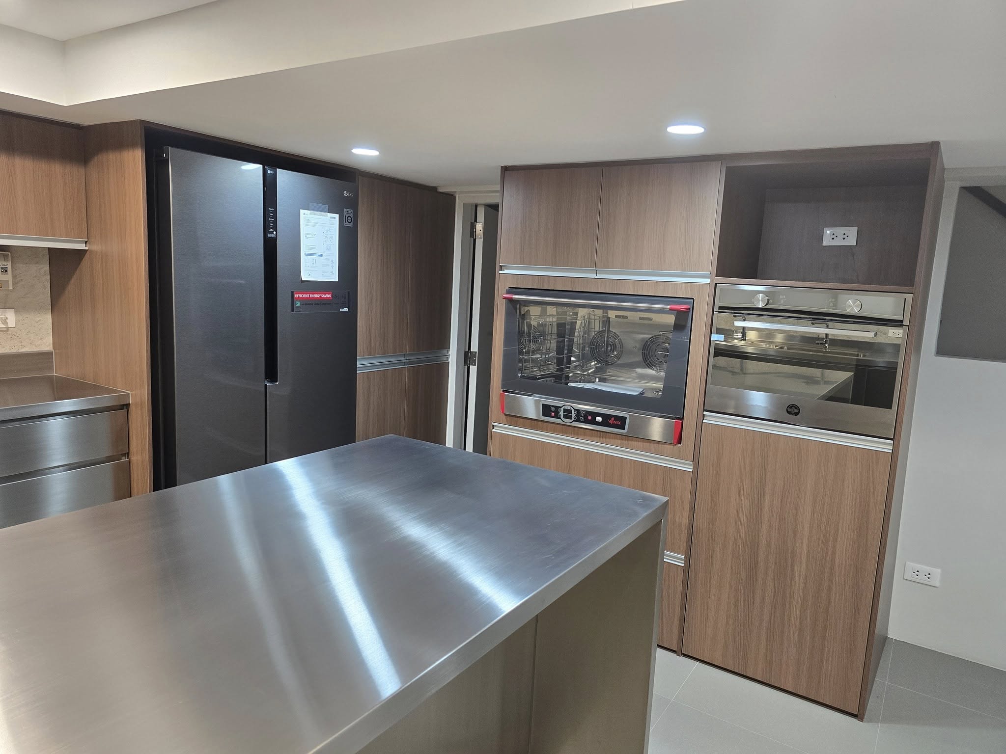 Elegant3-BedroomFullyFurnishedHouseandLotforLeaseinMcKinleyWest,TaguigCity-14.jpg