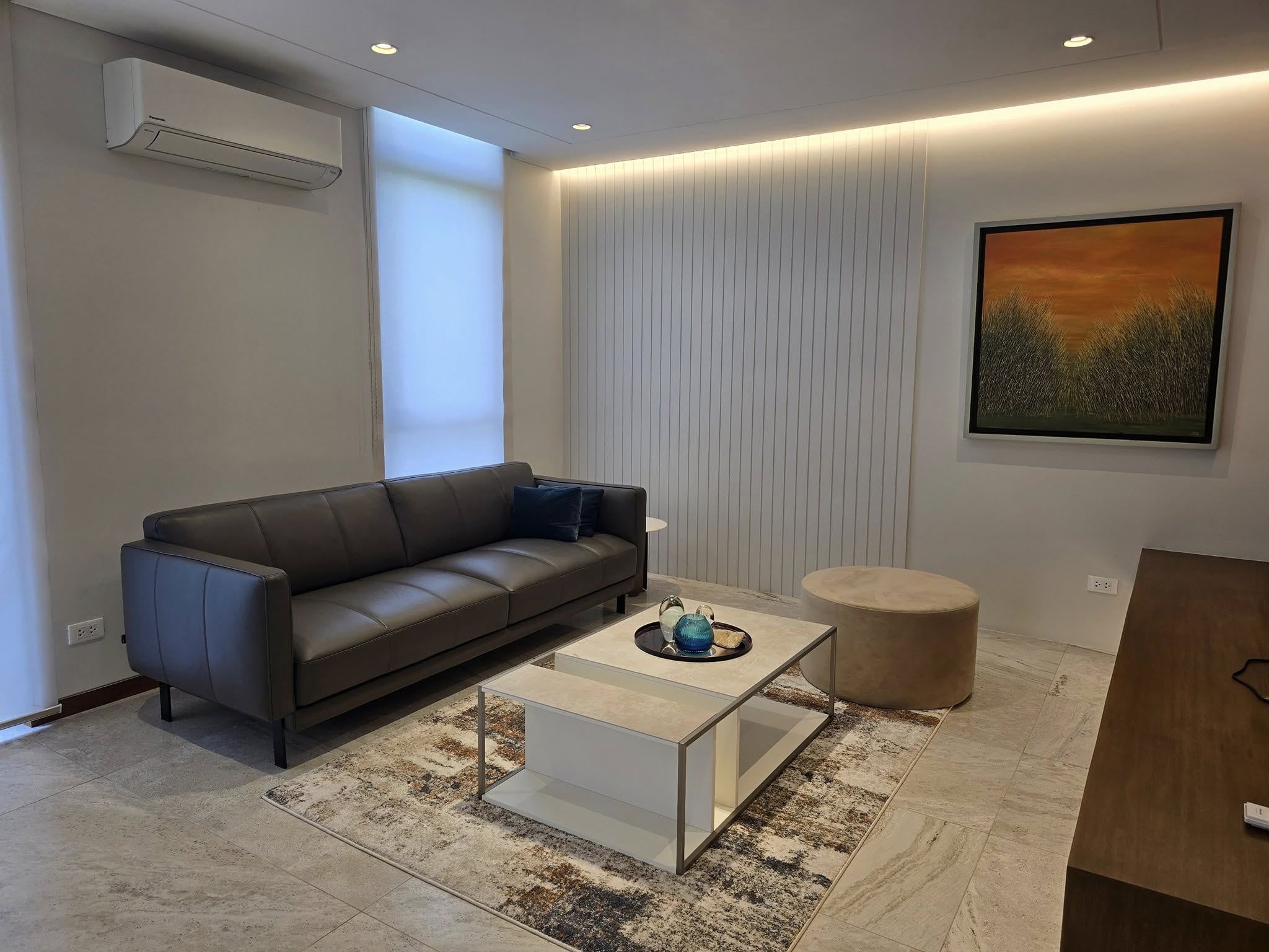 Elegant3-BedroomFullyFurnishedHouseandLotforLeaseinMcKinleyWest,TaguigCity-10.jpg